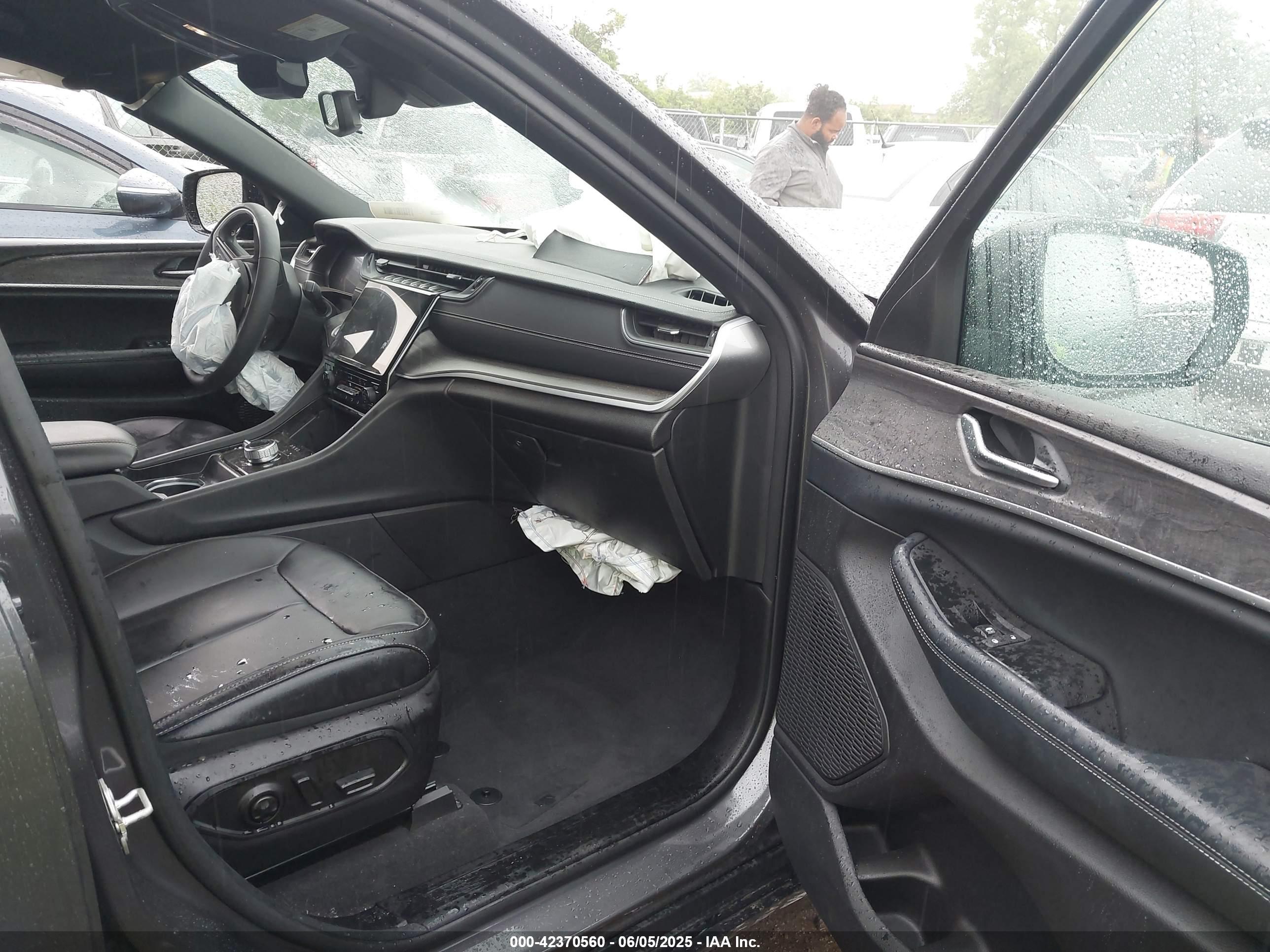 JEEP GRAND image 5