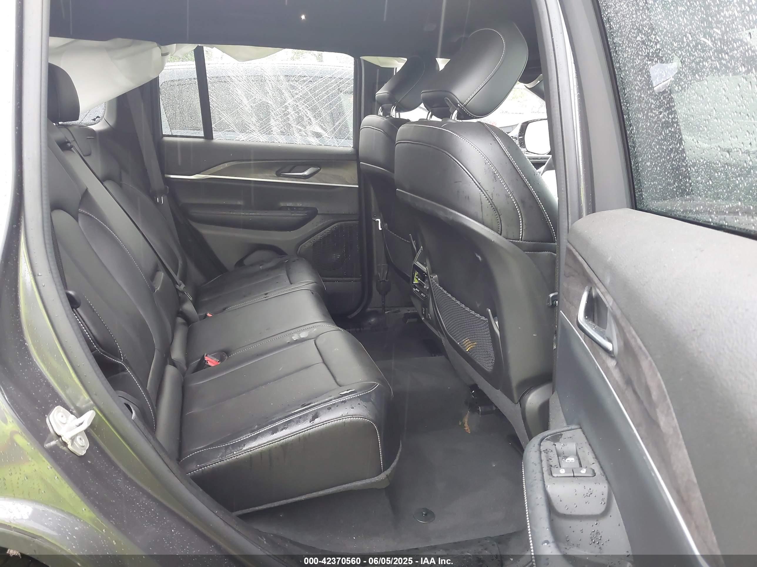 JEEP GRAND image 8