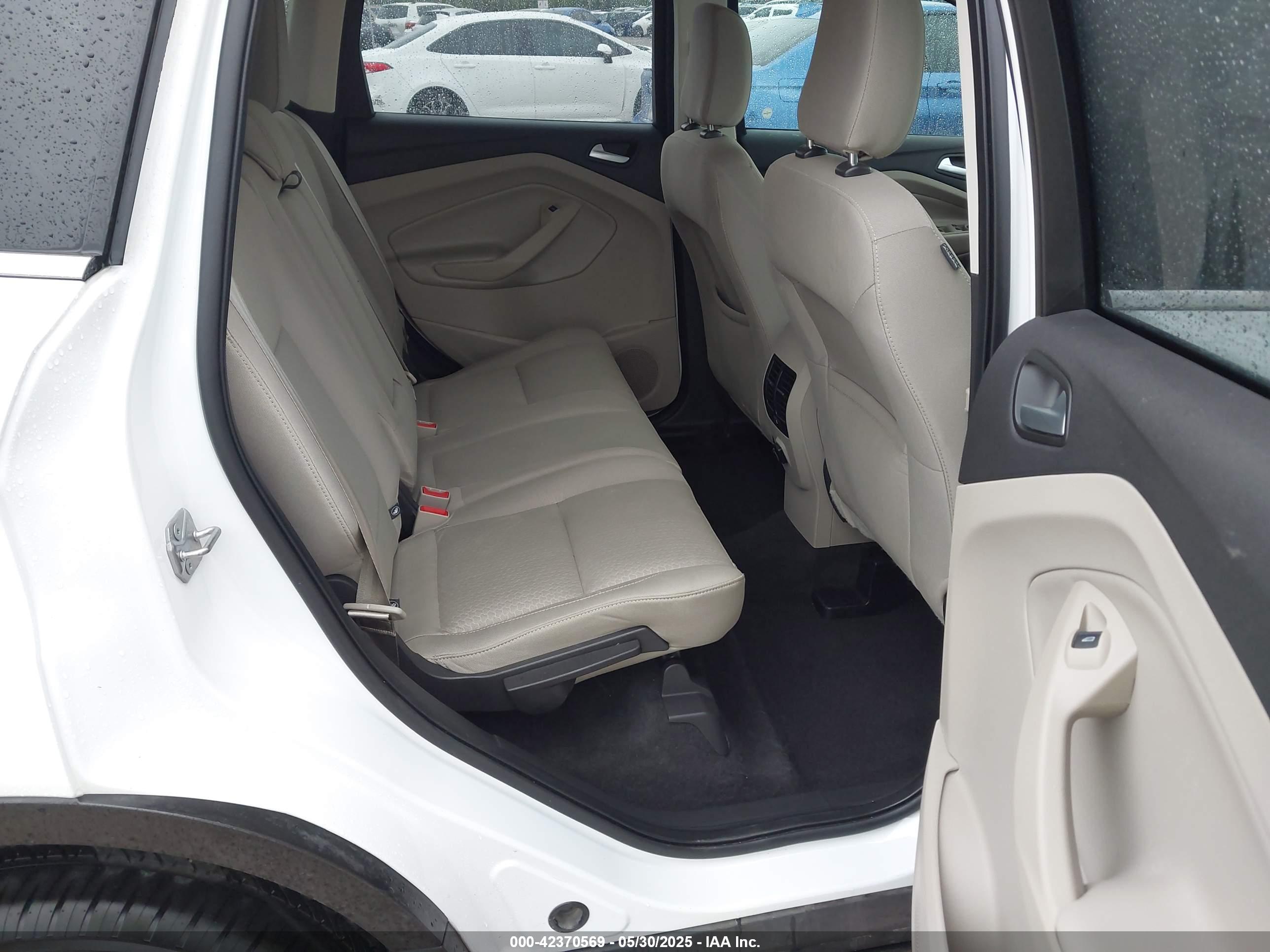 FORD ESCAPE image 8