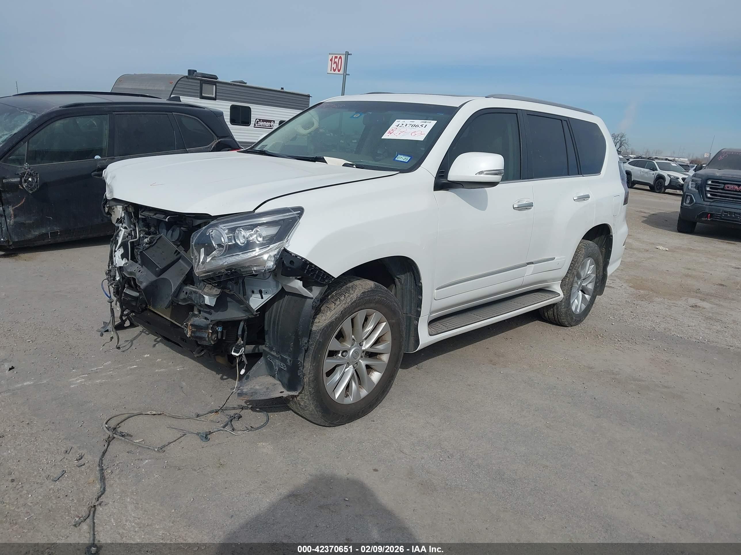 LEXUS GX image 2