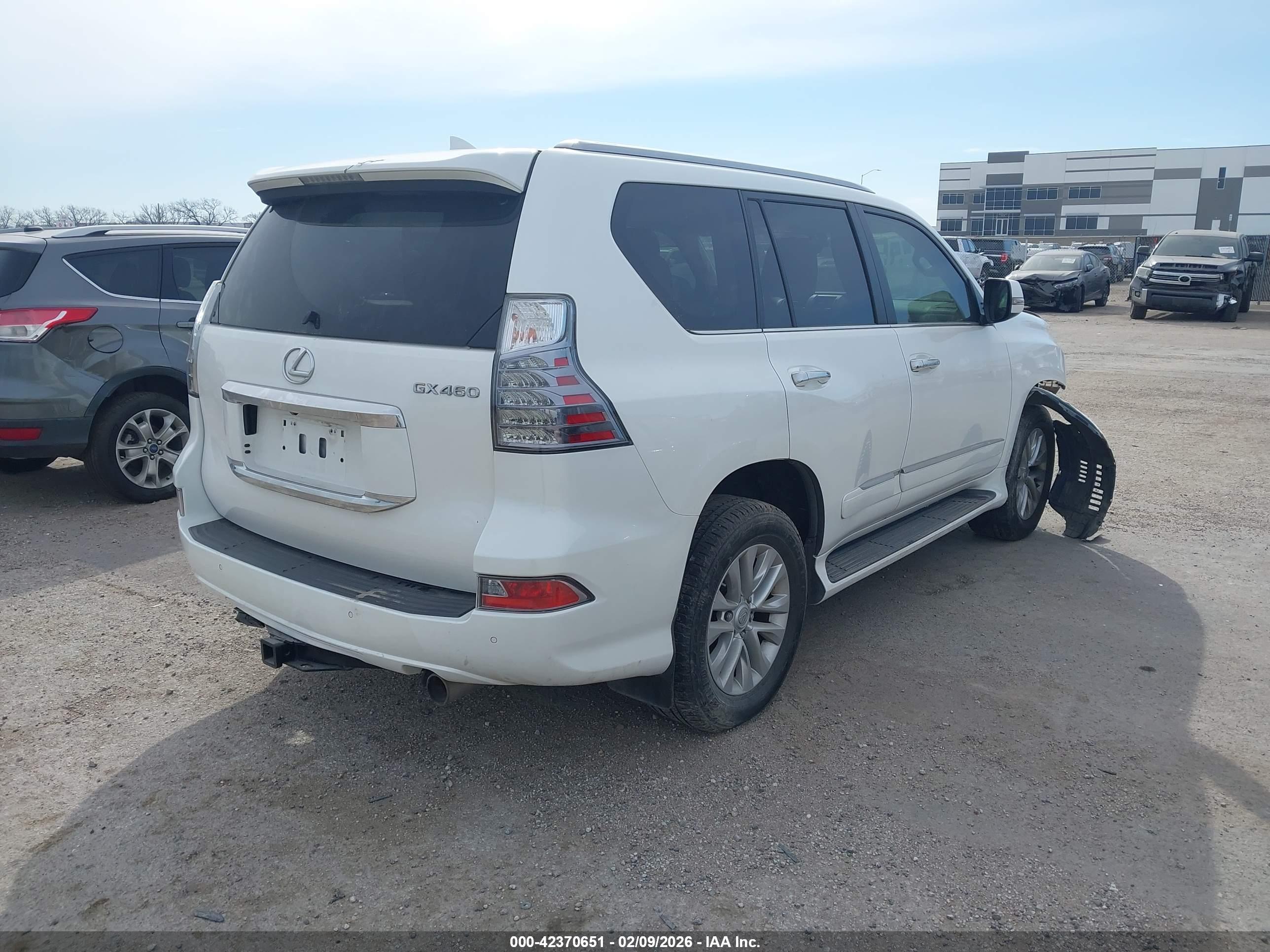 LEXUS GX image 4