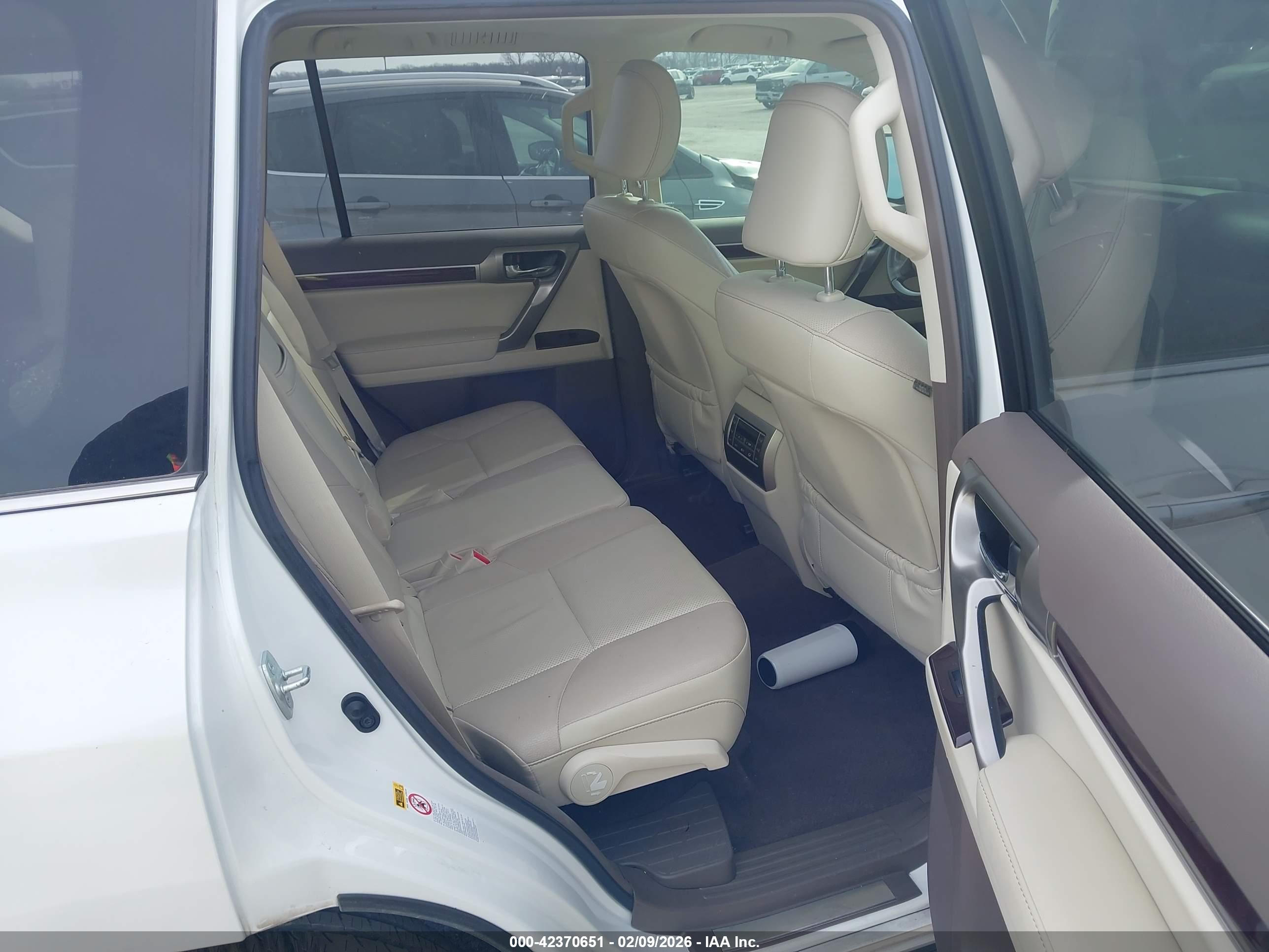 LEXUS GX image 8