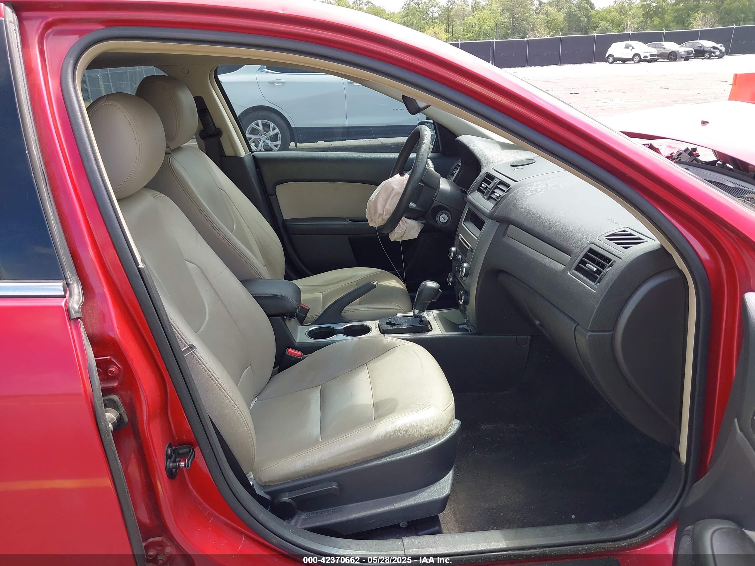 FORD FUSION image 5