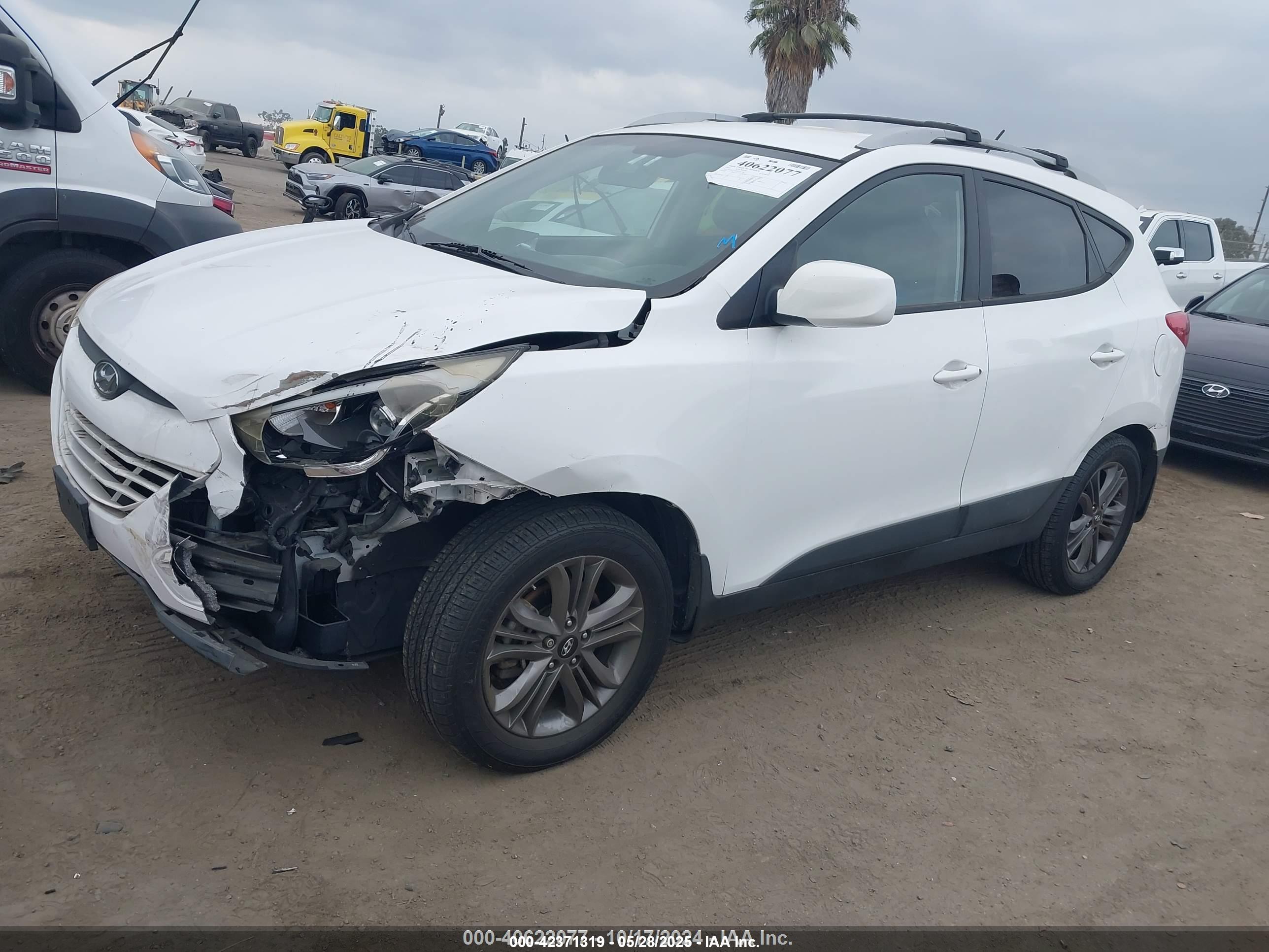 HYUNDAI TUCSON image 2