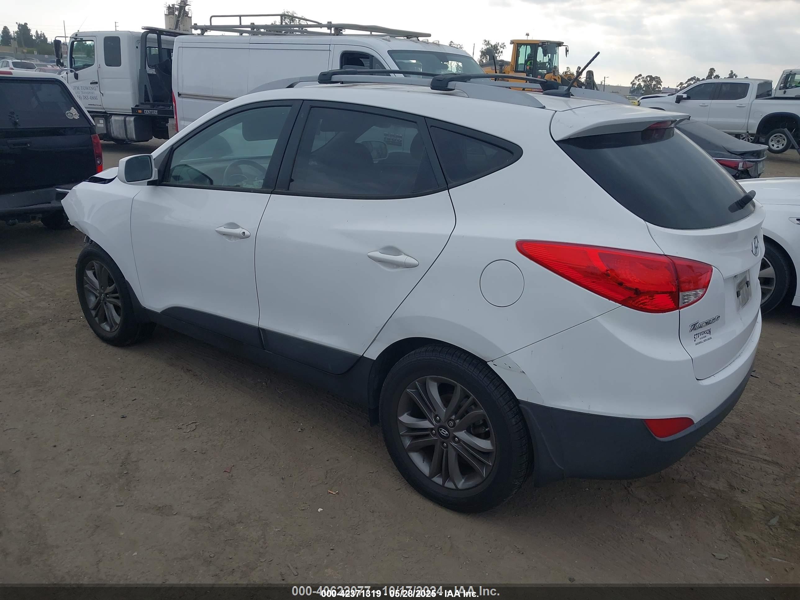 HYUNDAI TUCSON image 3