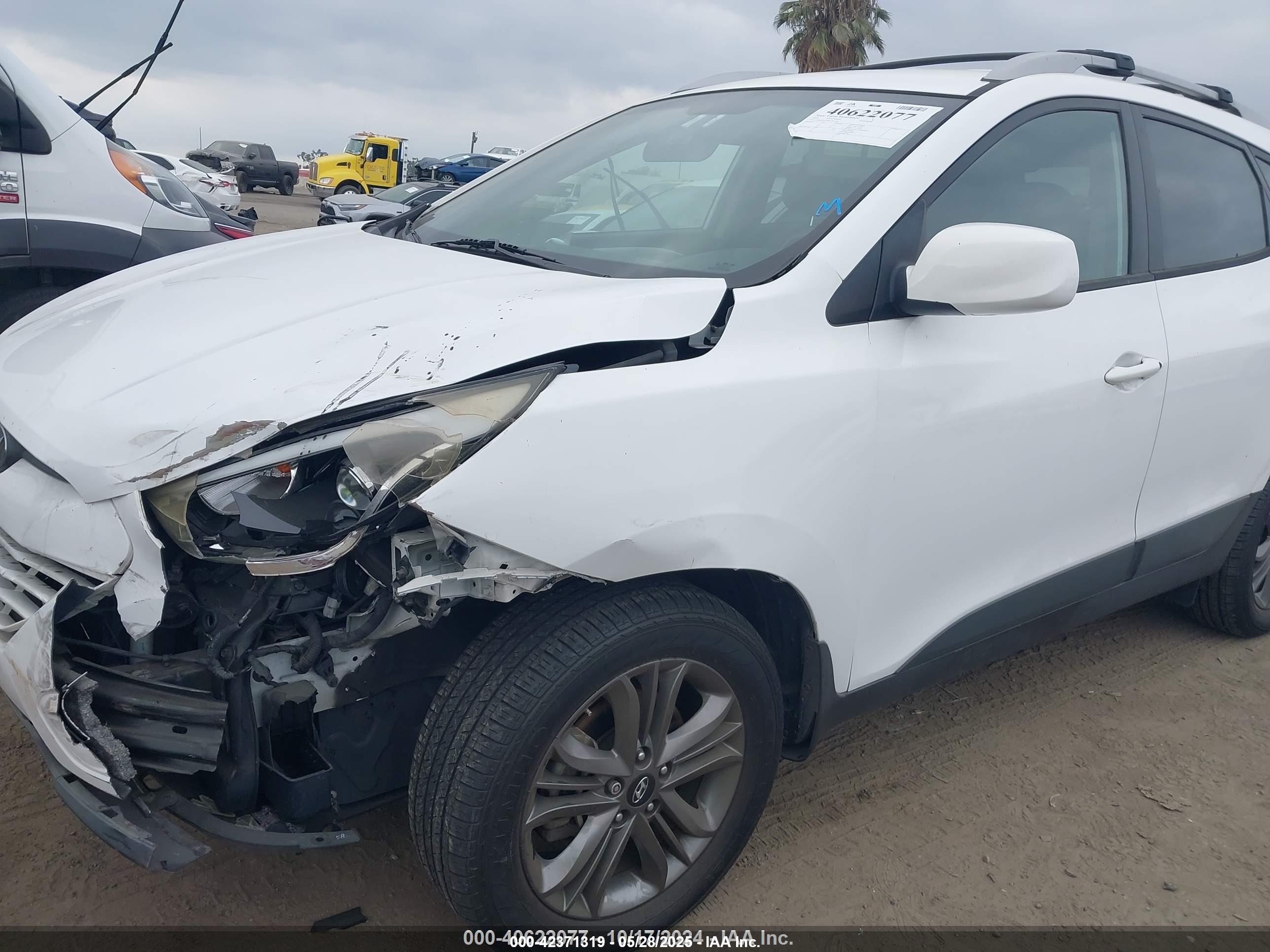 HYUNDAI TUCSON image 6