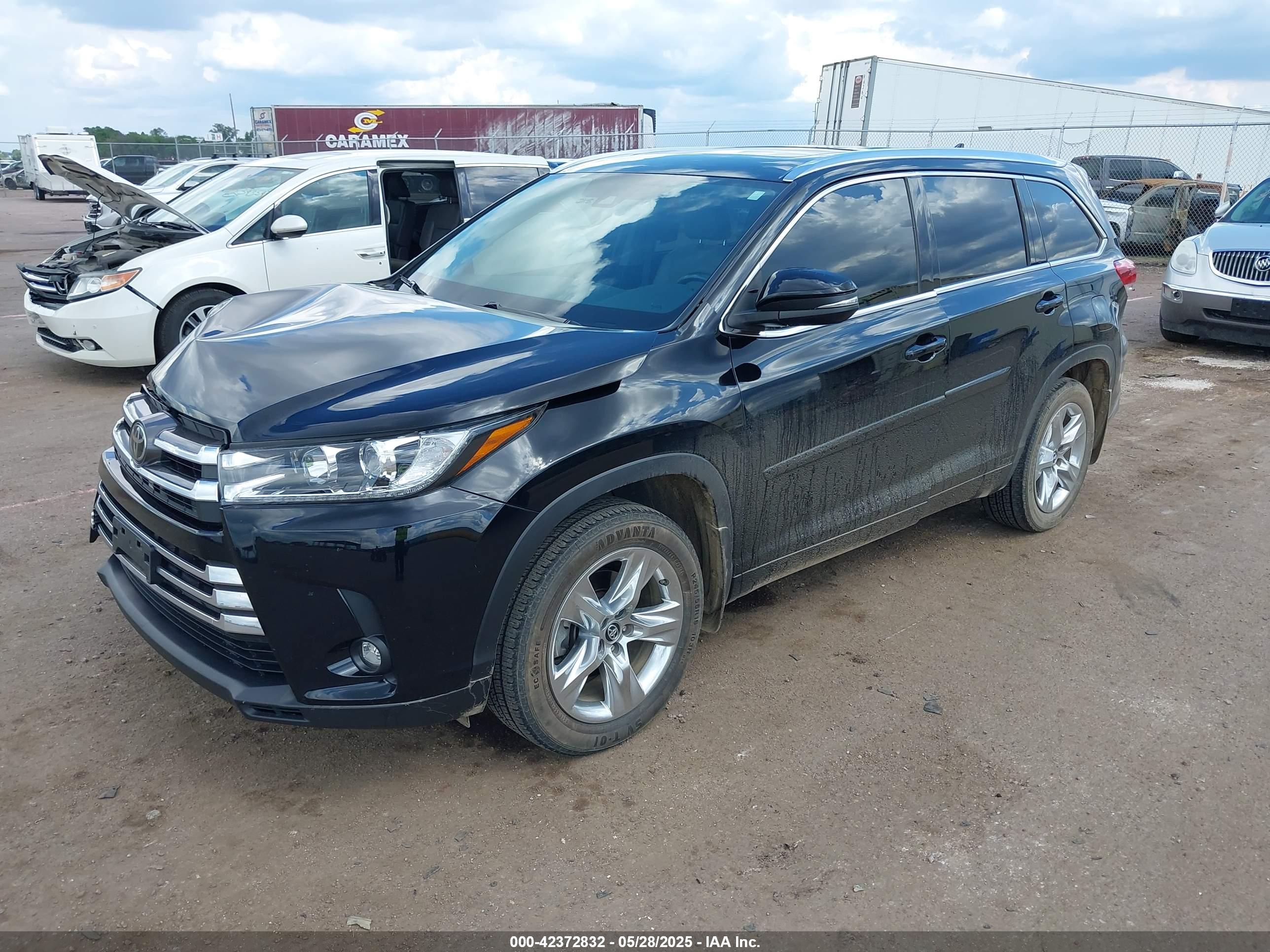 TOYOTA HIGHLANDER image 2