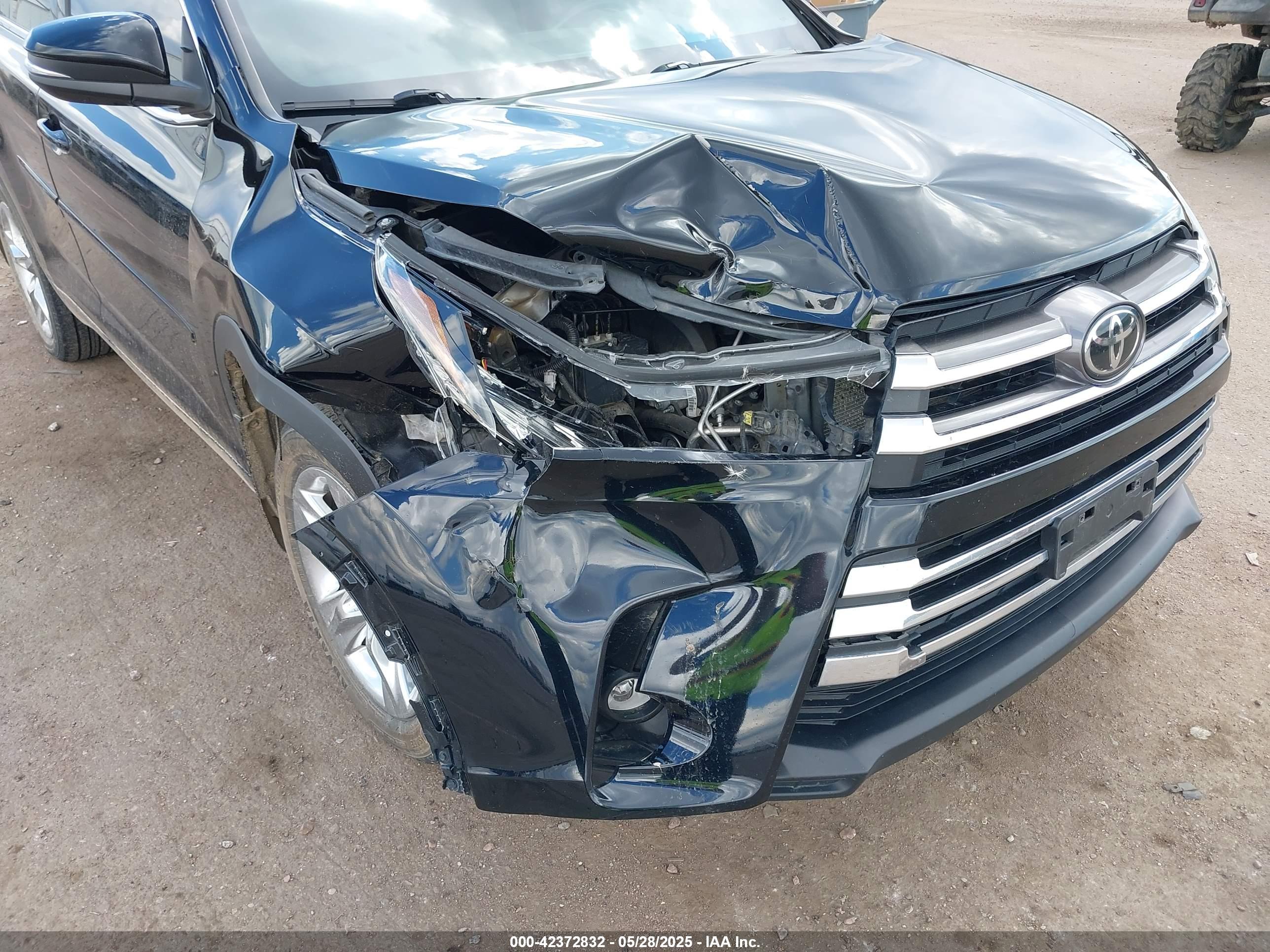 TOYOTA HIGHLANDER image 6