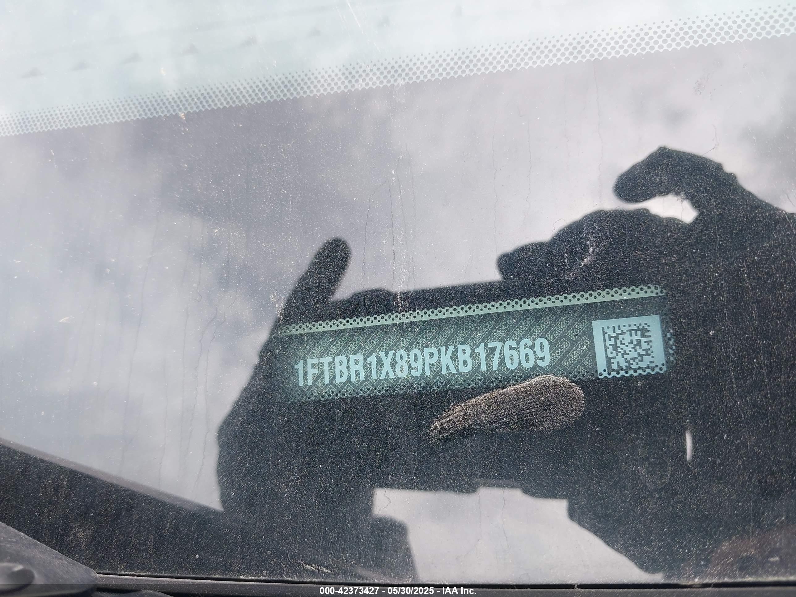 FORD TRANSIT-250 image 9