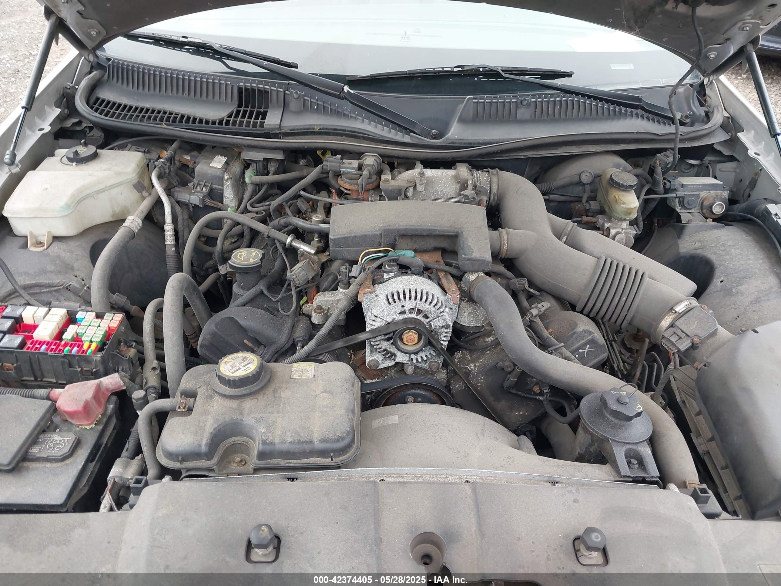 LINCOLN TOWN image 10