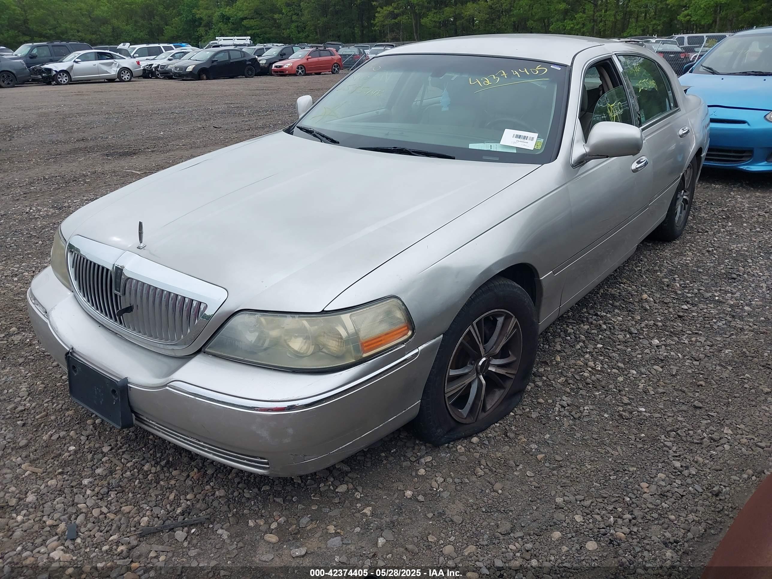 LINCOLN TOWN image 2
