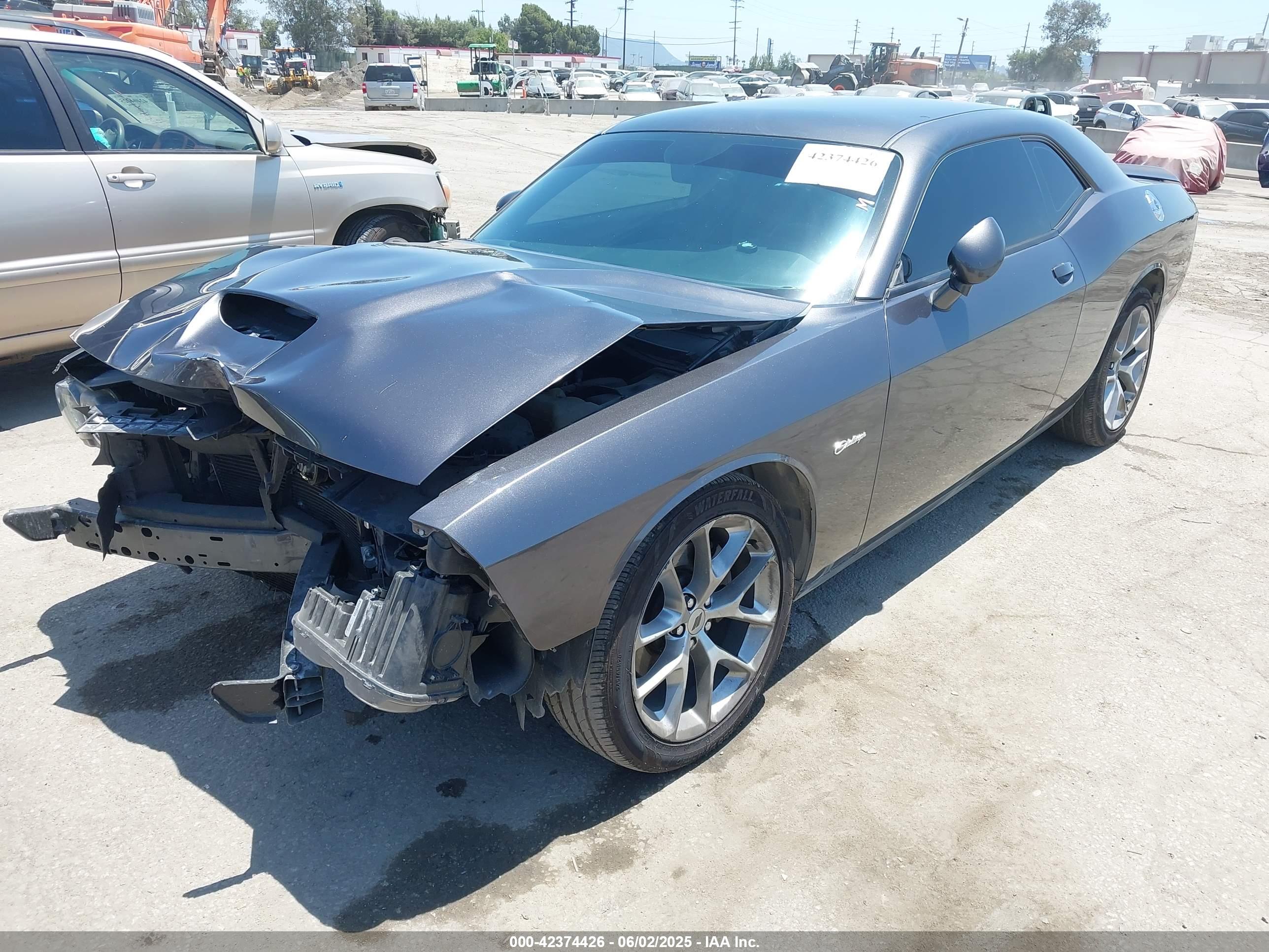 DODGE CHALLENGER image 2