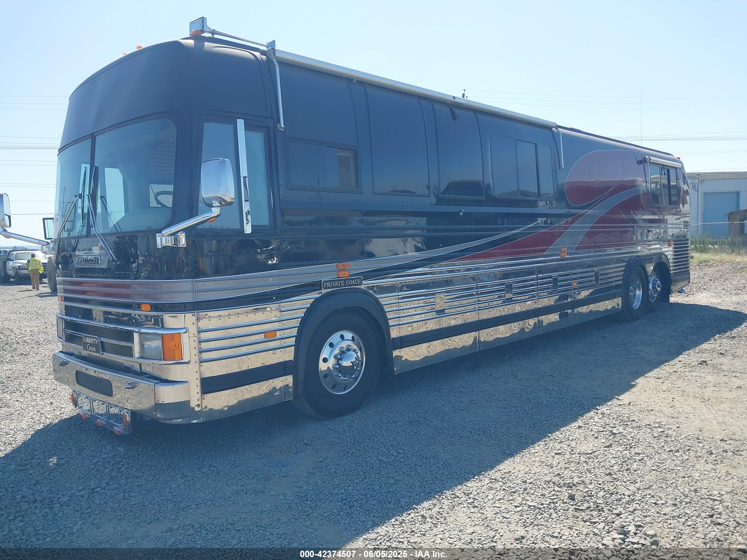 PREVOST MOTORHOME image 2