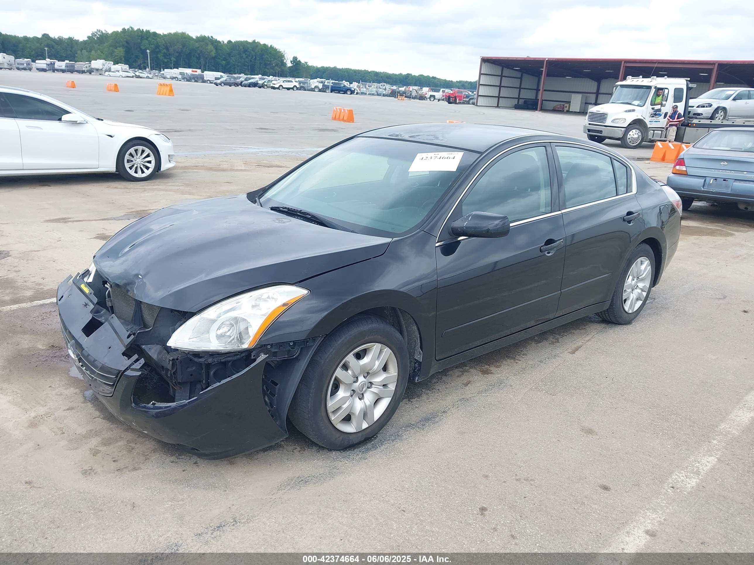 NISSAN ALTIMA image 2