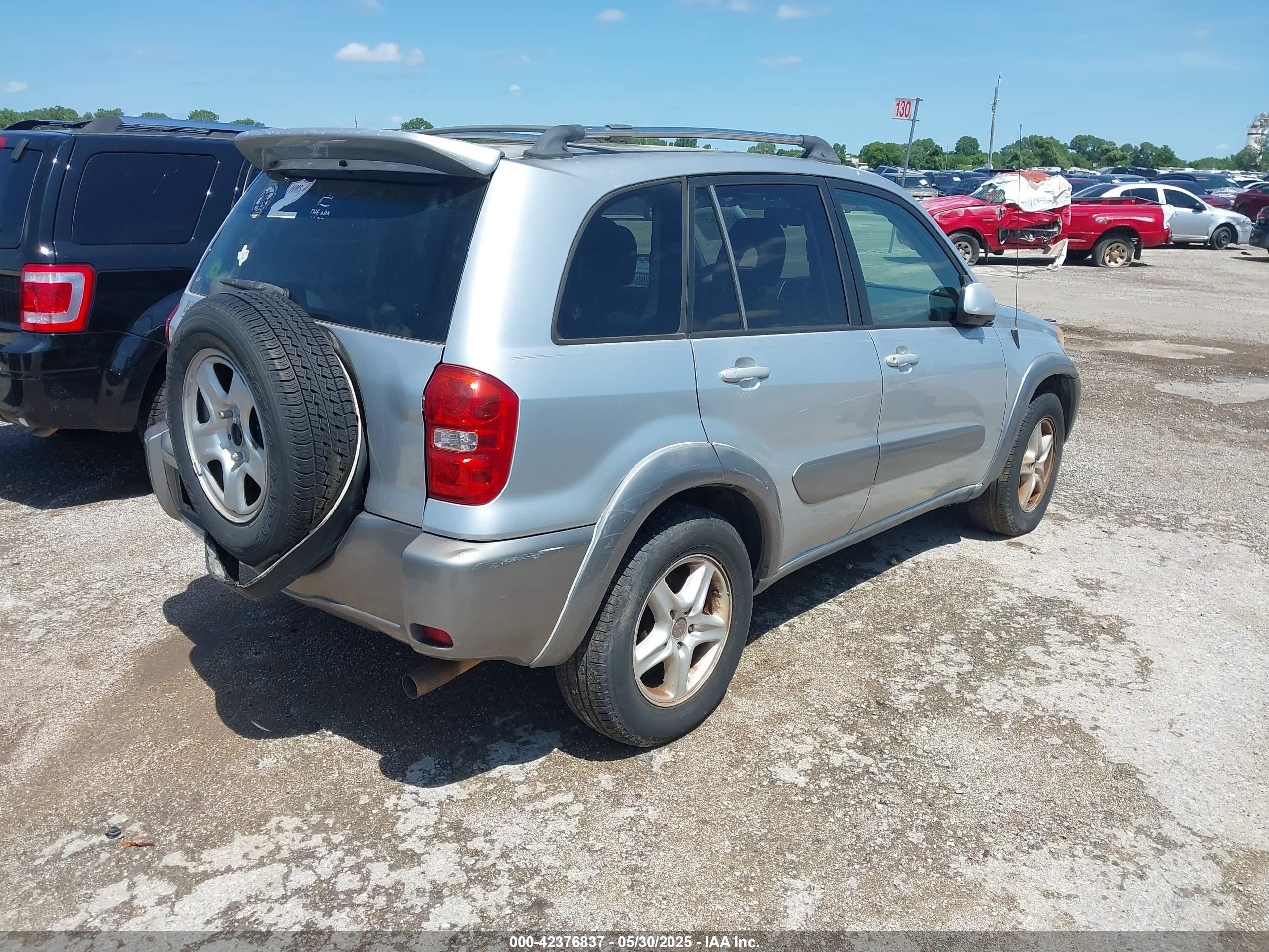 TOYOTA RAV4 image 4