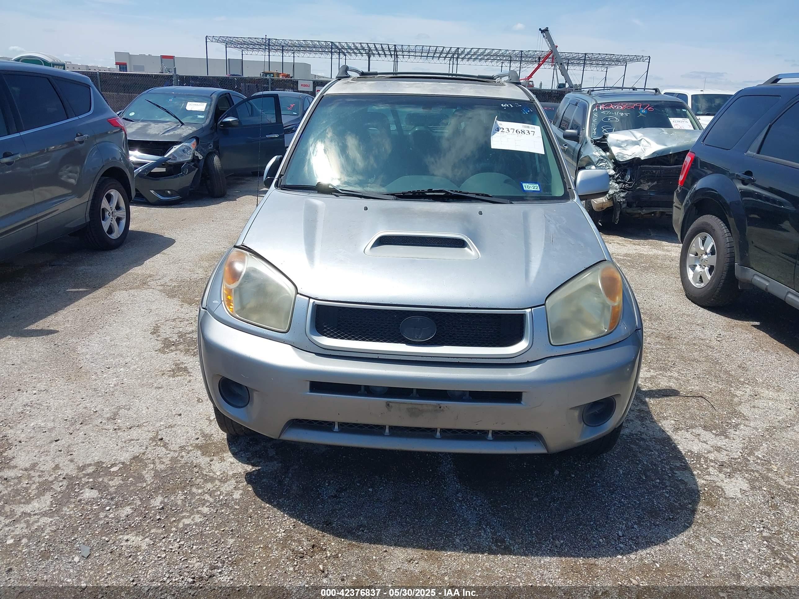 TOYOTA RAV4 image 6