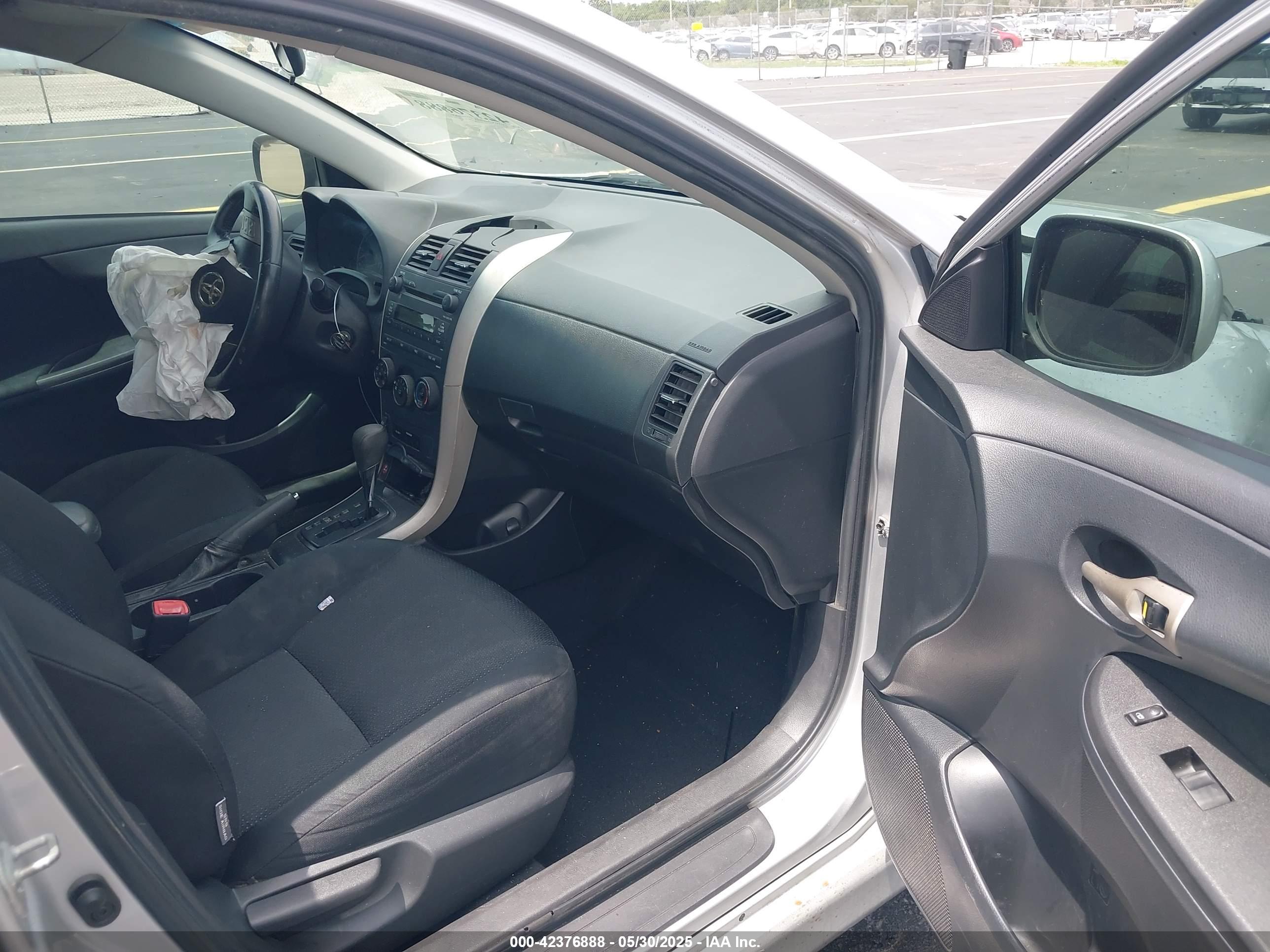 TOYOTA COROLLA image 5