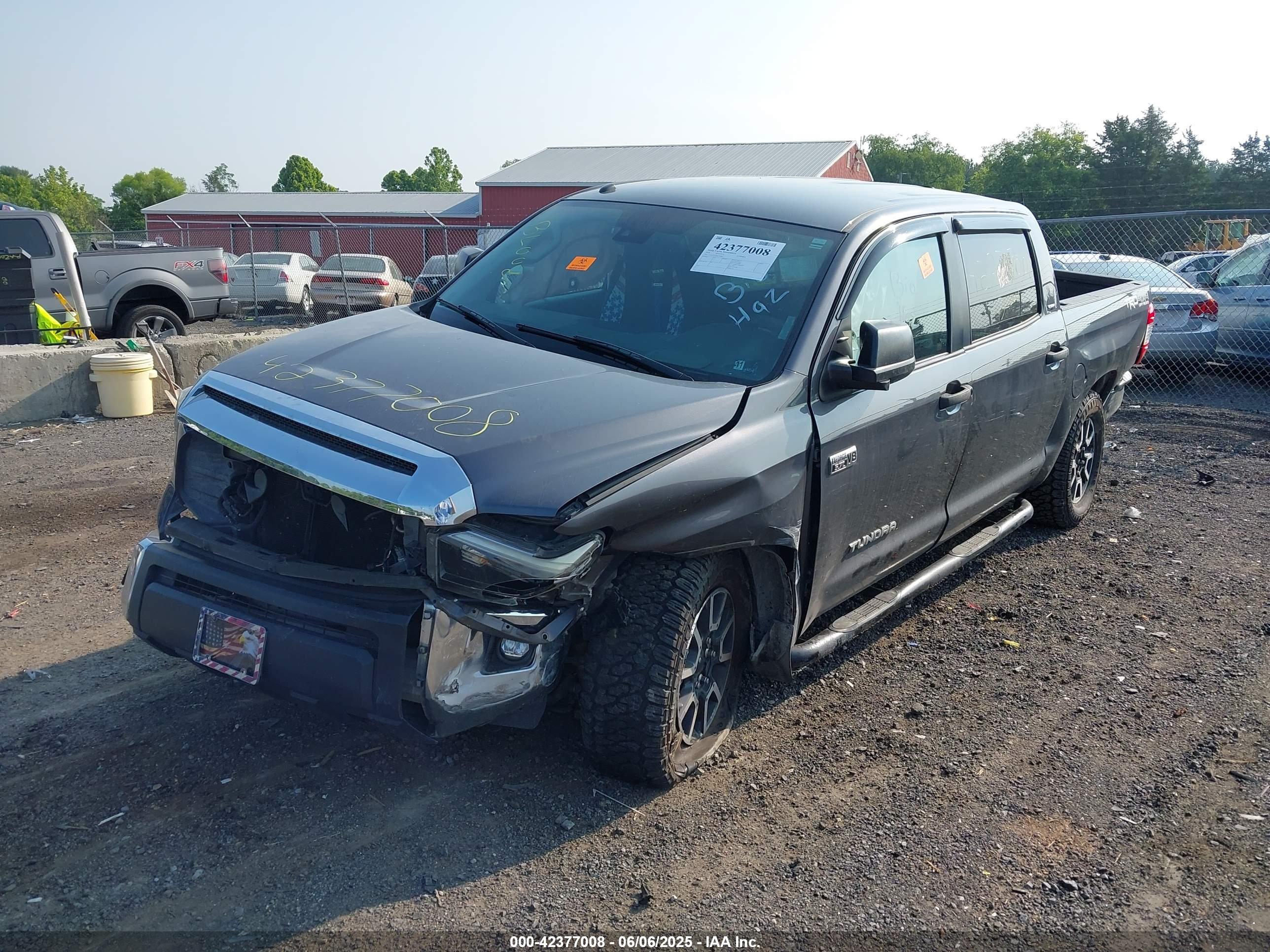 TOYOTA TUNDRA image 2