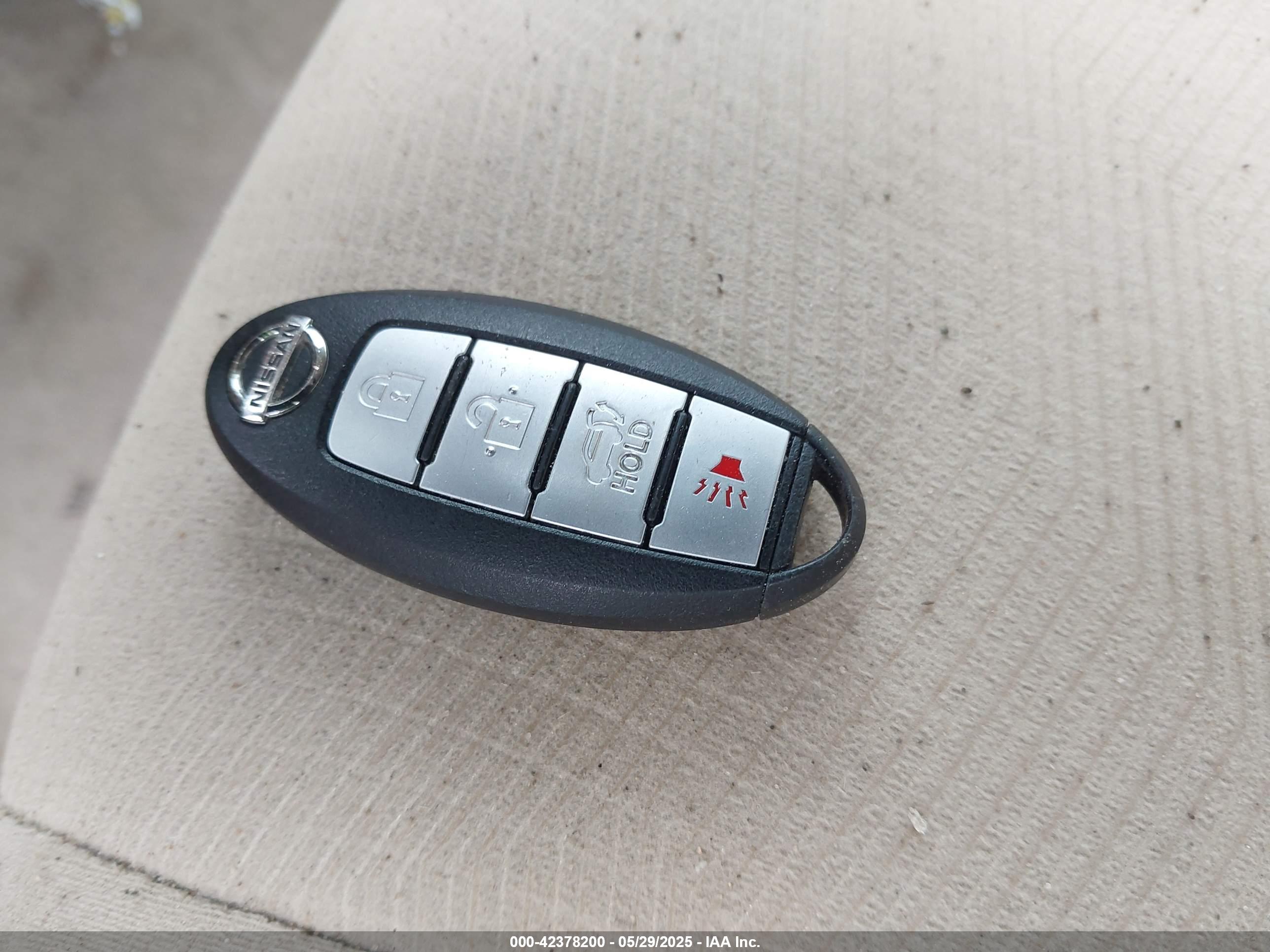 NISSAN ROGUE image 11