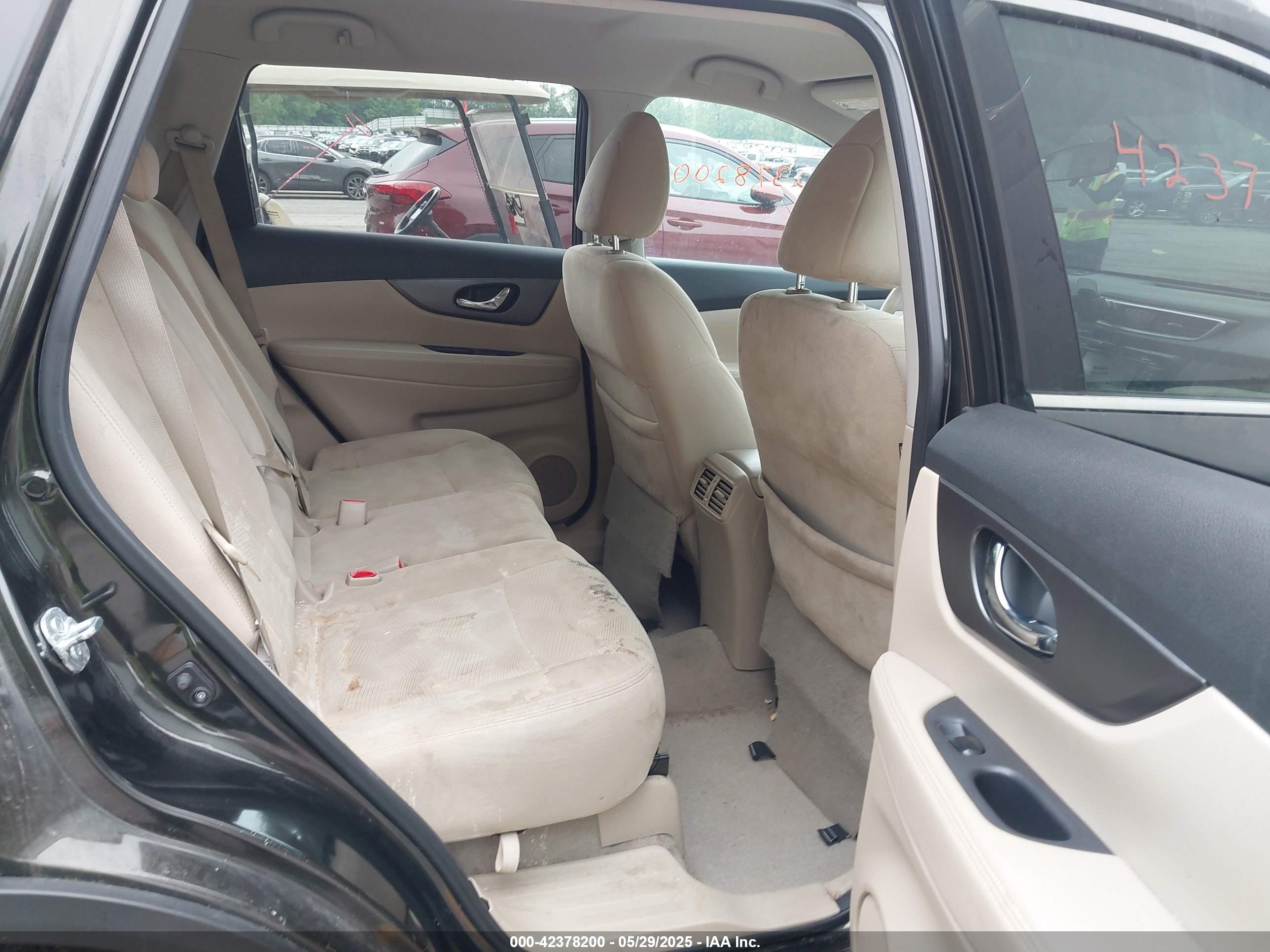 NISSAN ROGUE image 8