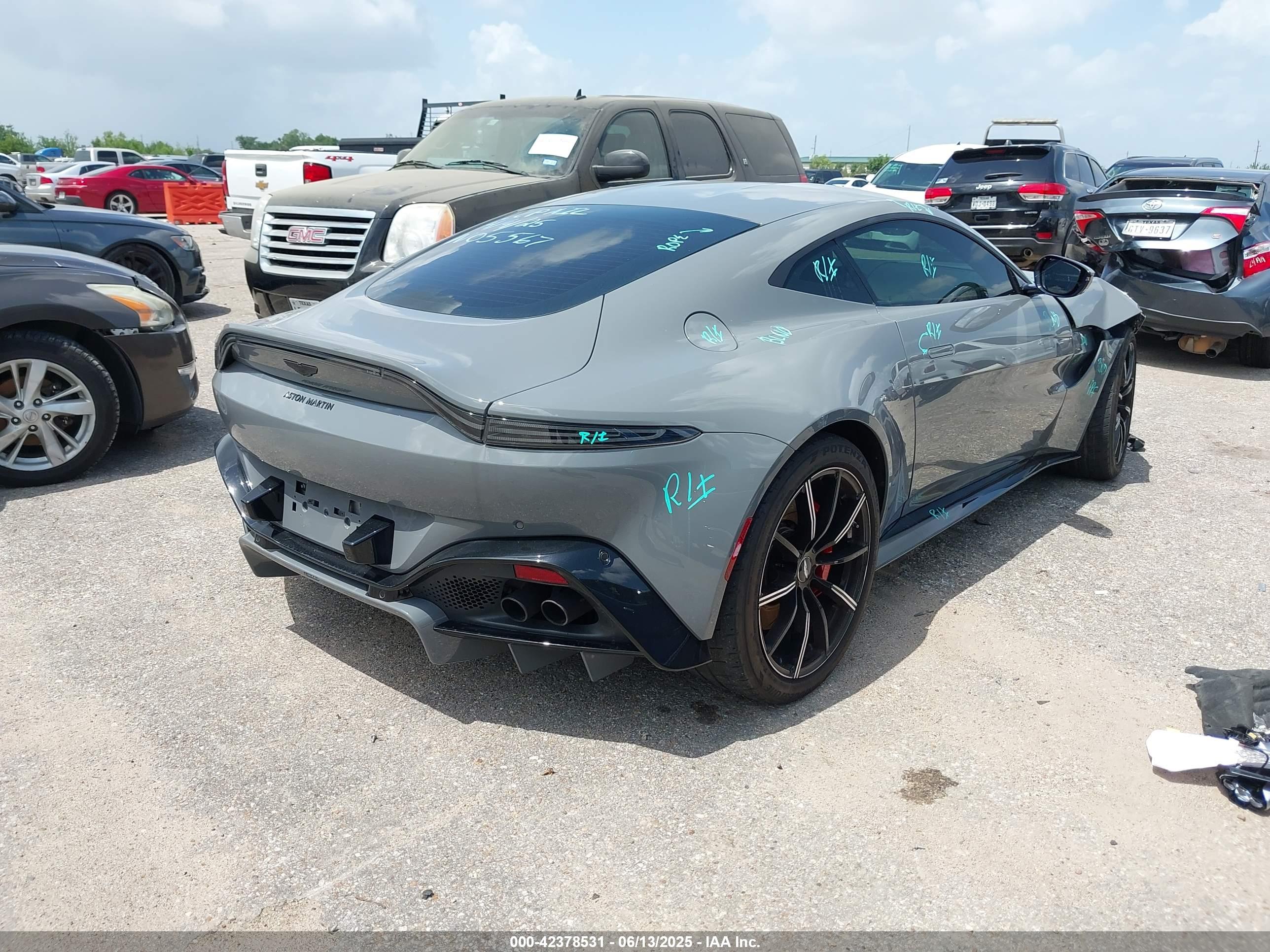ASTON MARTIN image 4