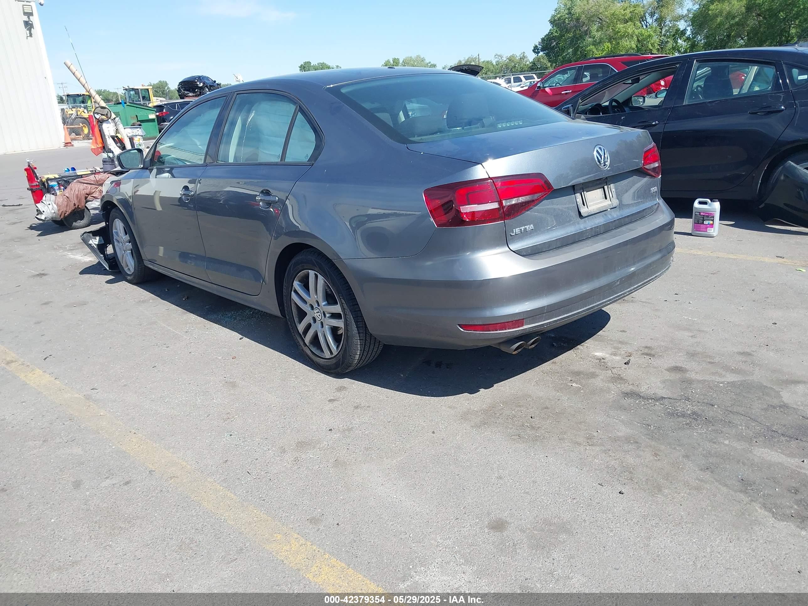 VOLKSWAGEN JETTA image 3