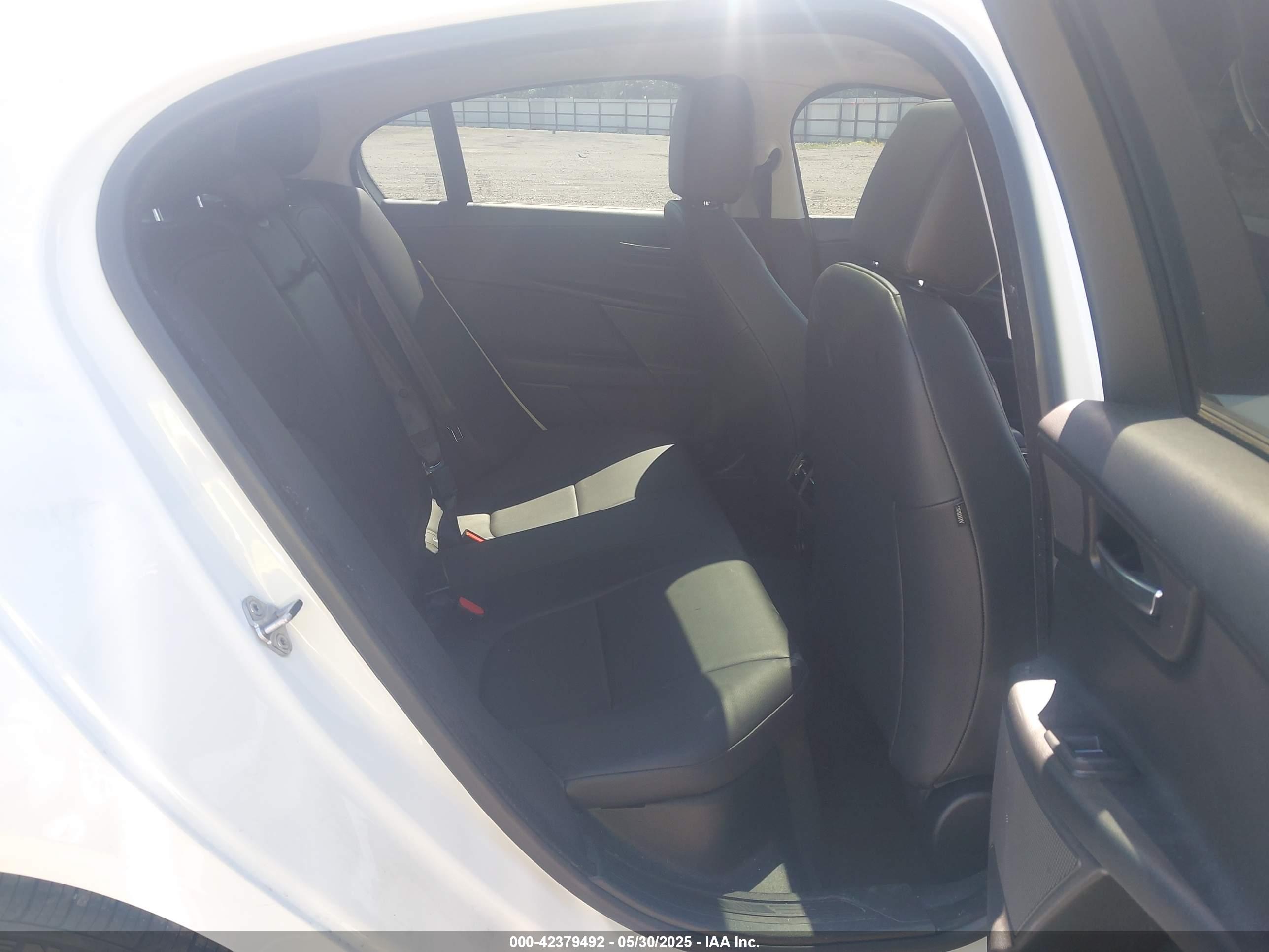 JAGUAR XE image 8