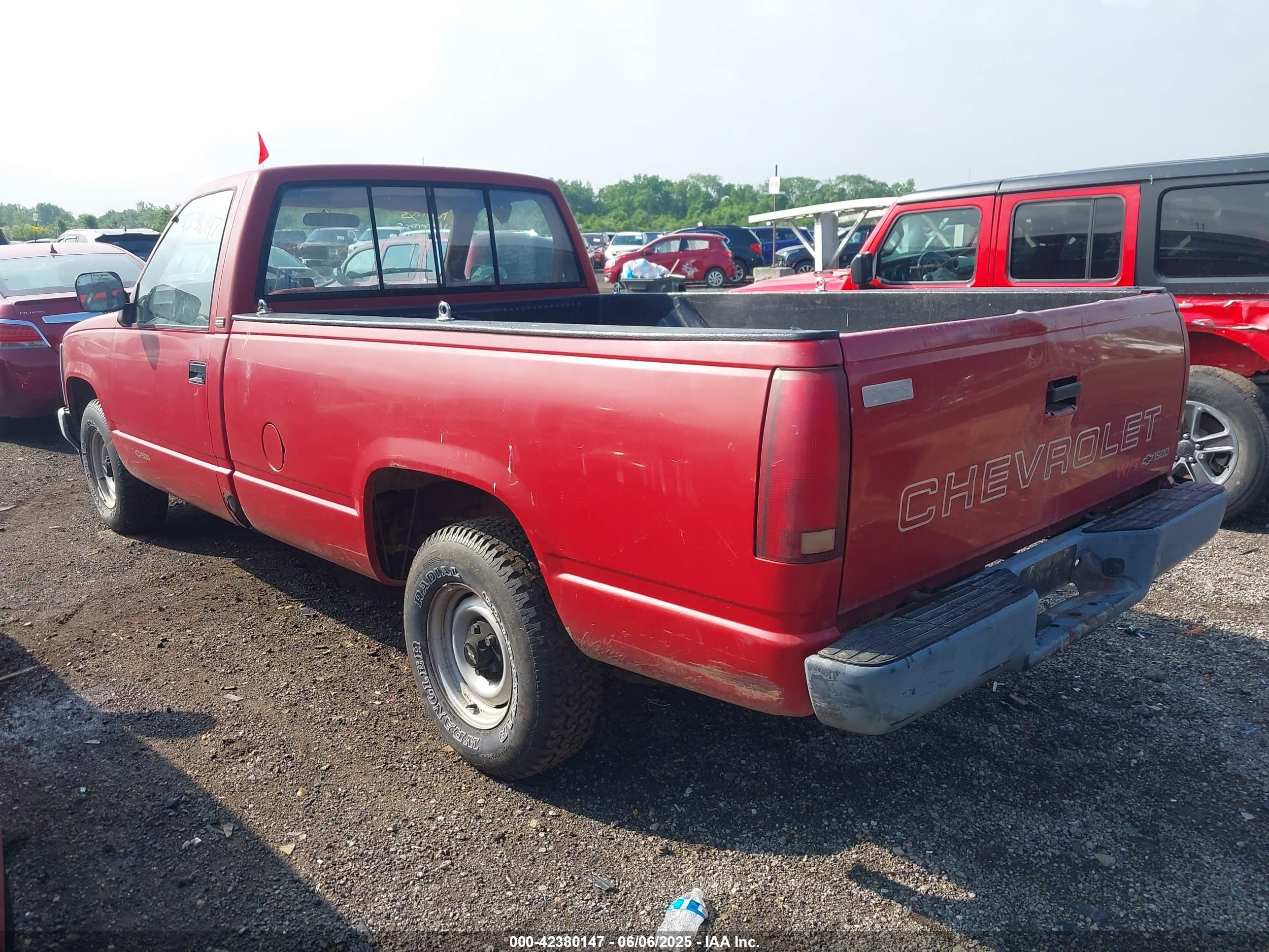CHEVROLET GMT-400 image 3