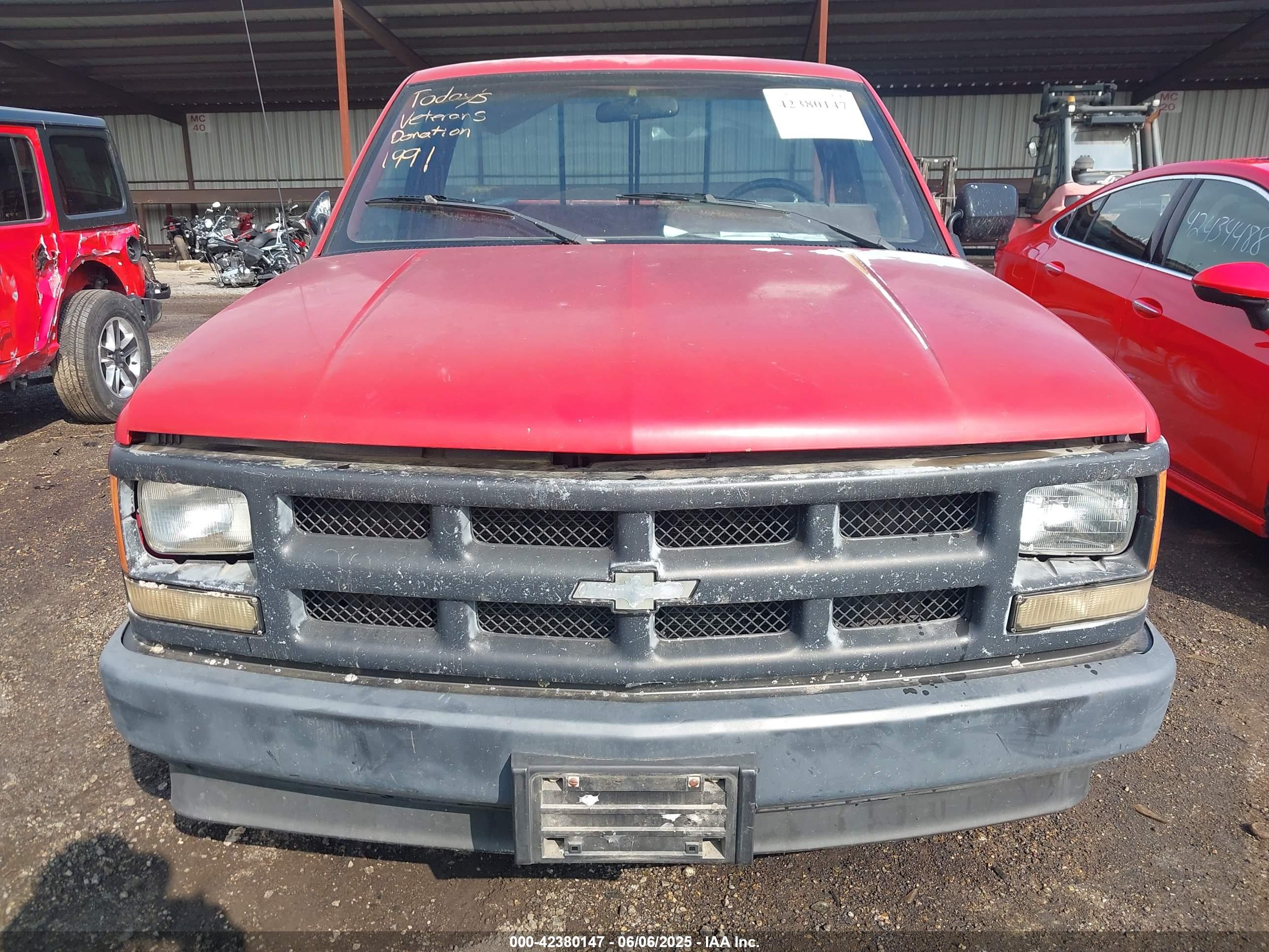 CHEVROLET GMT-400 image 6