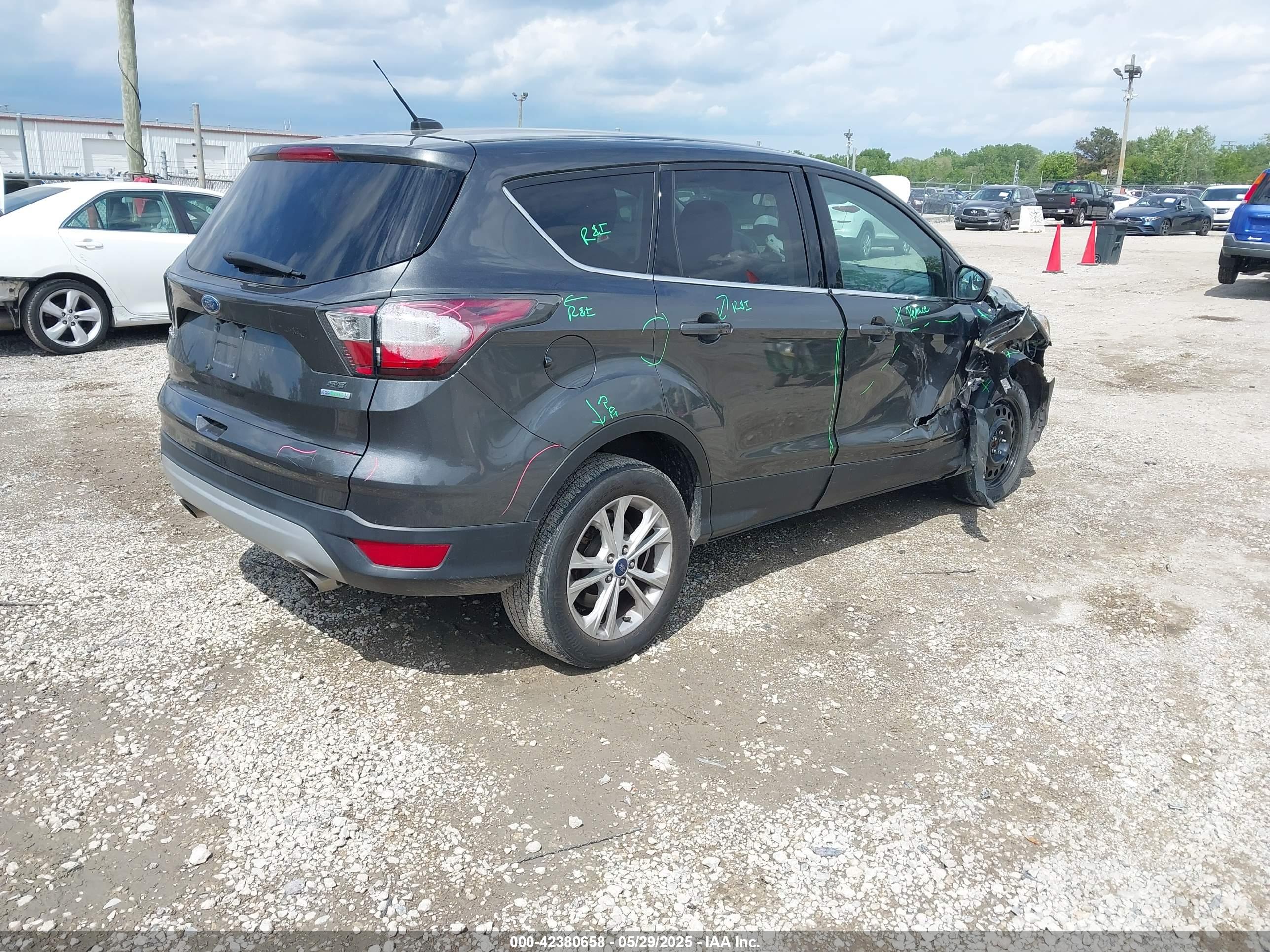 FORD ESCAPE image 4