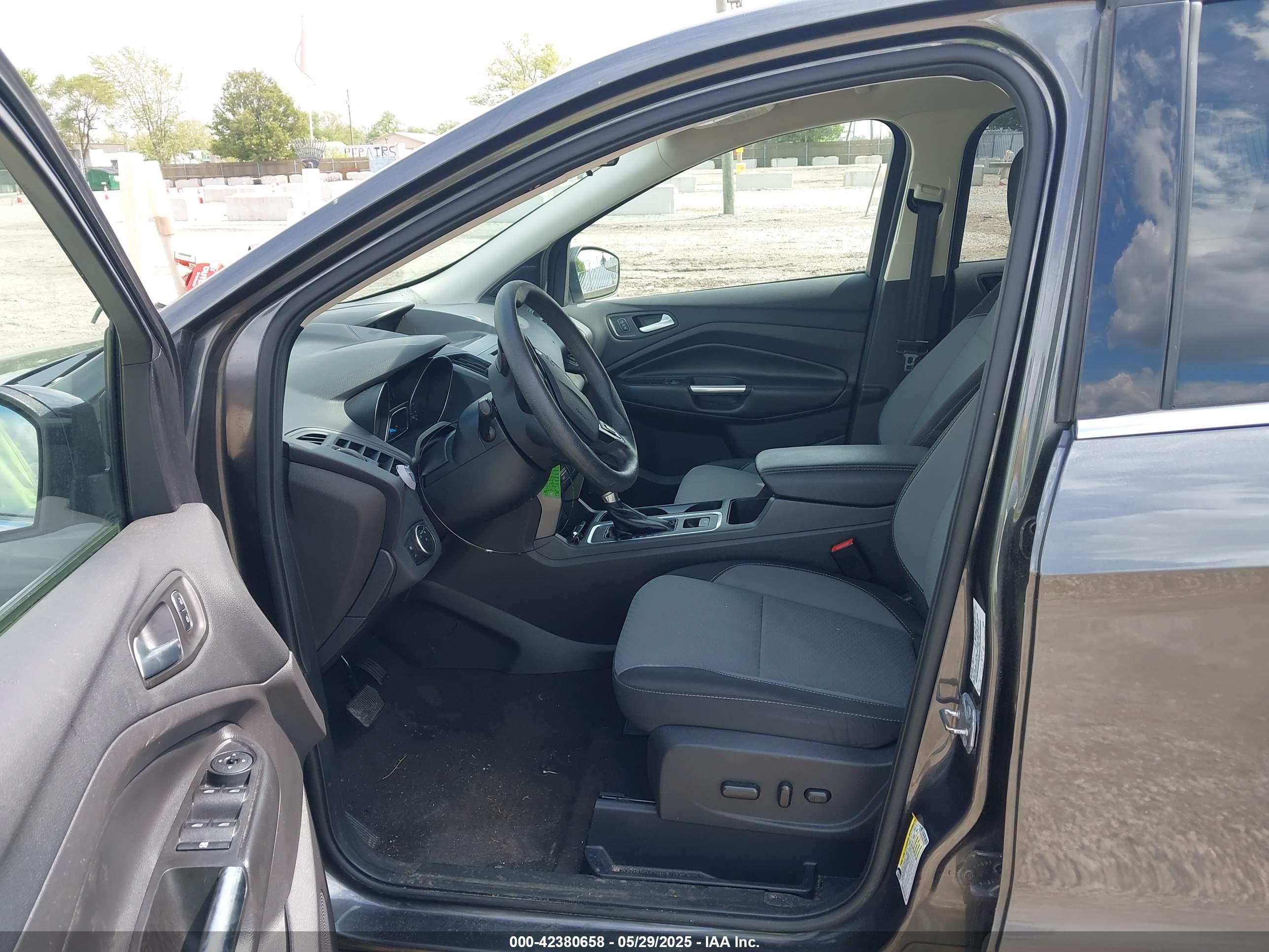 FORD ESCAPE image 5