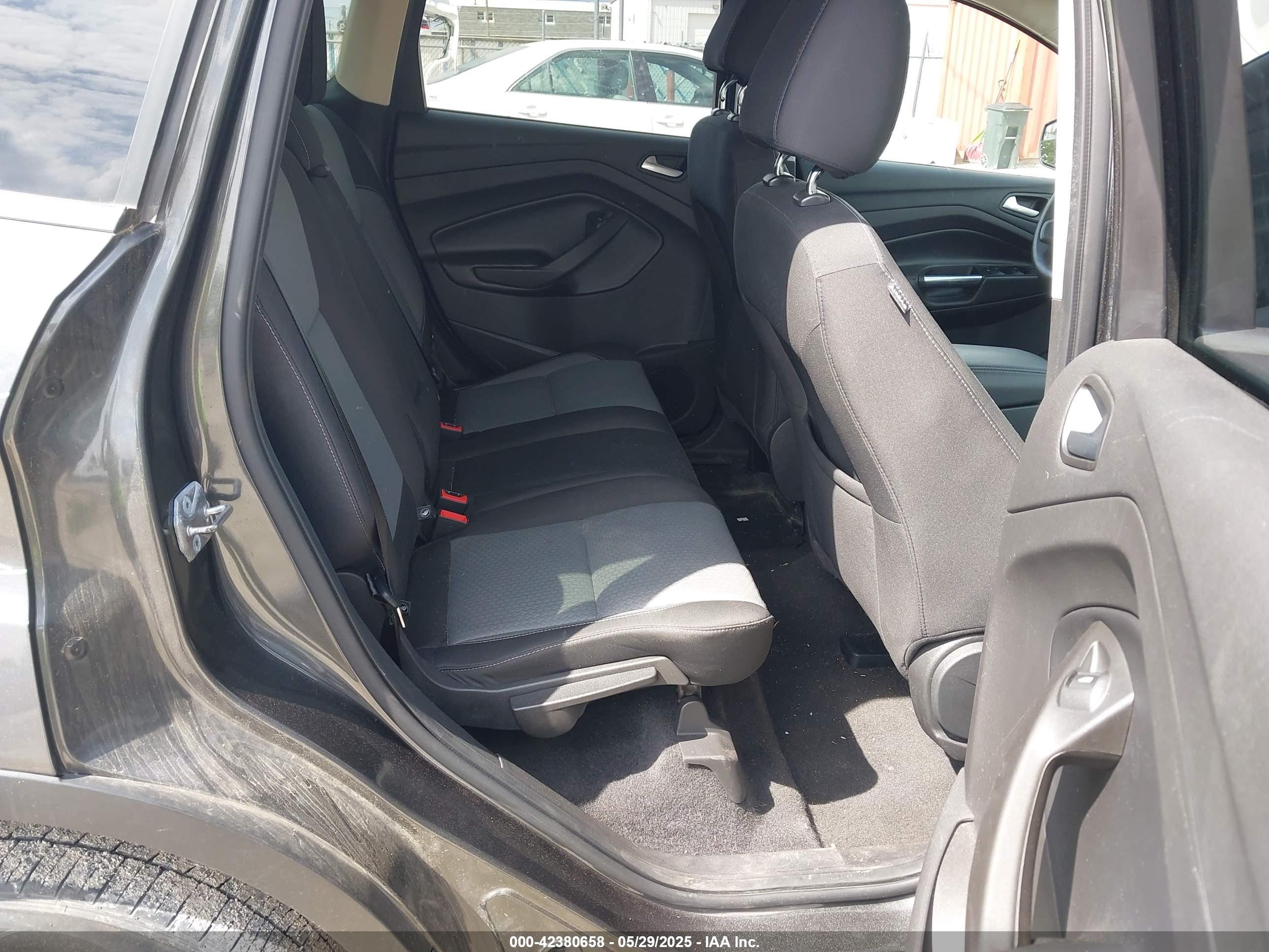 FORD ESCAPE image 8