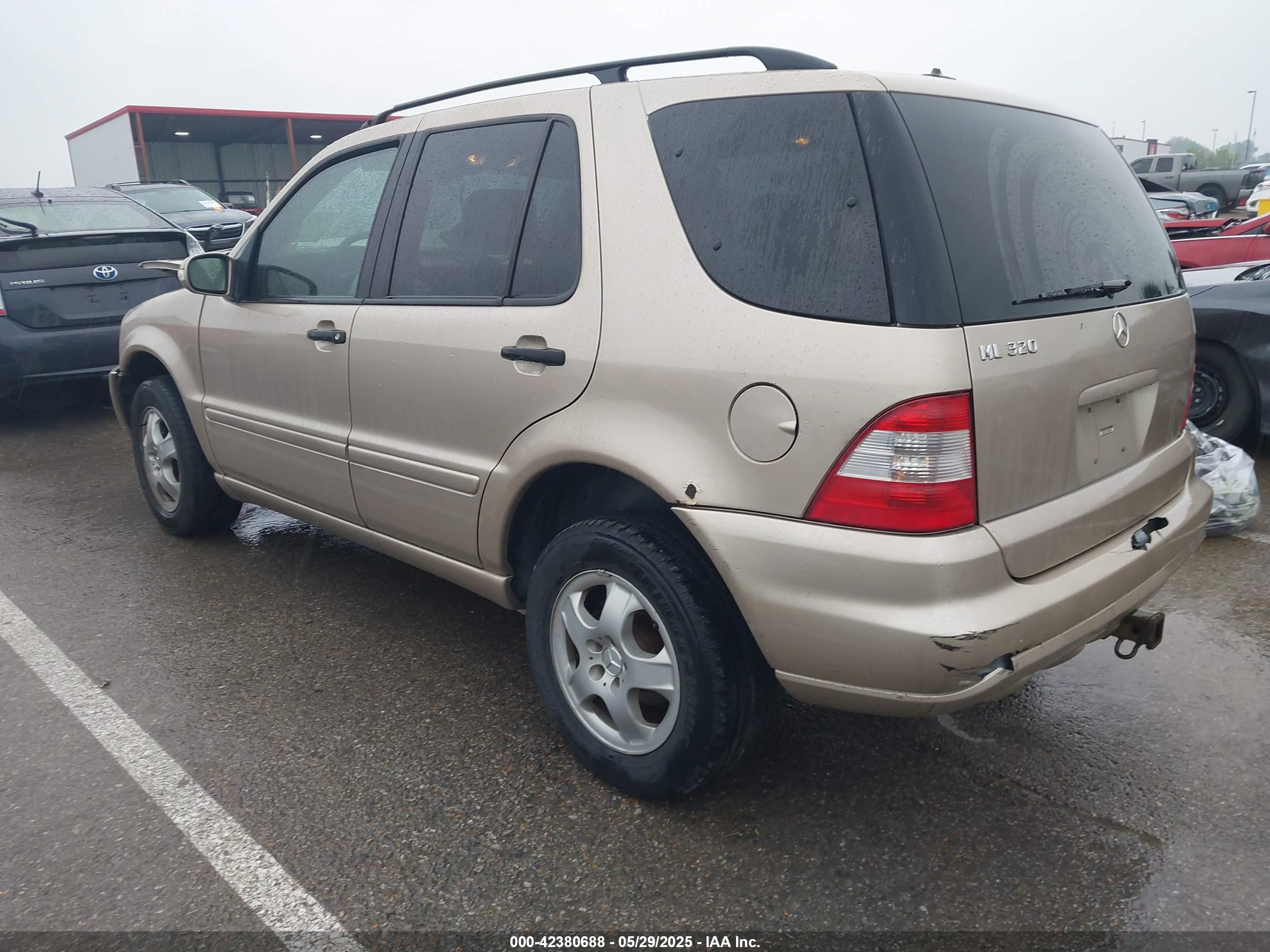 MERCEDES-BENZ ML image 3