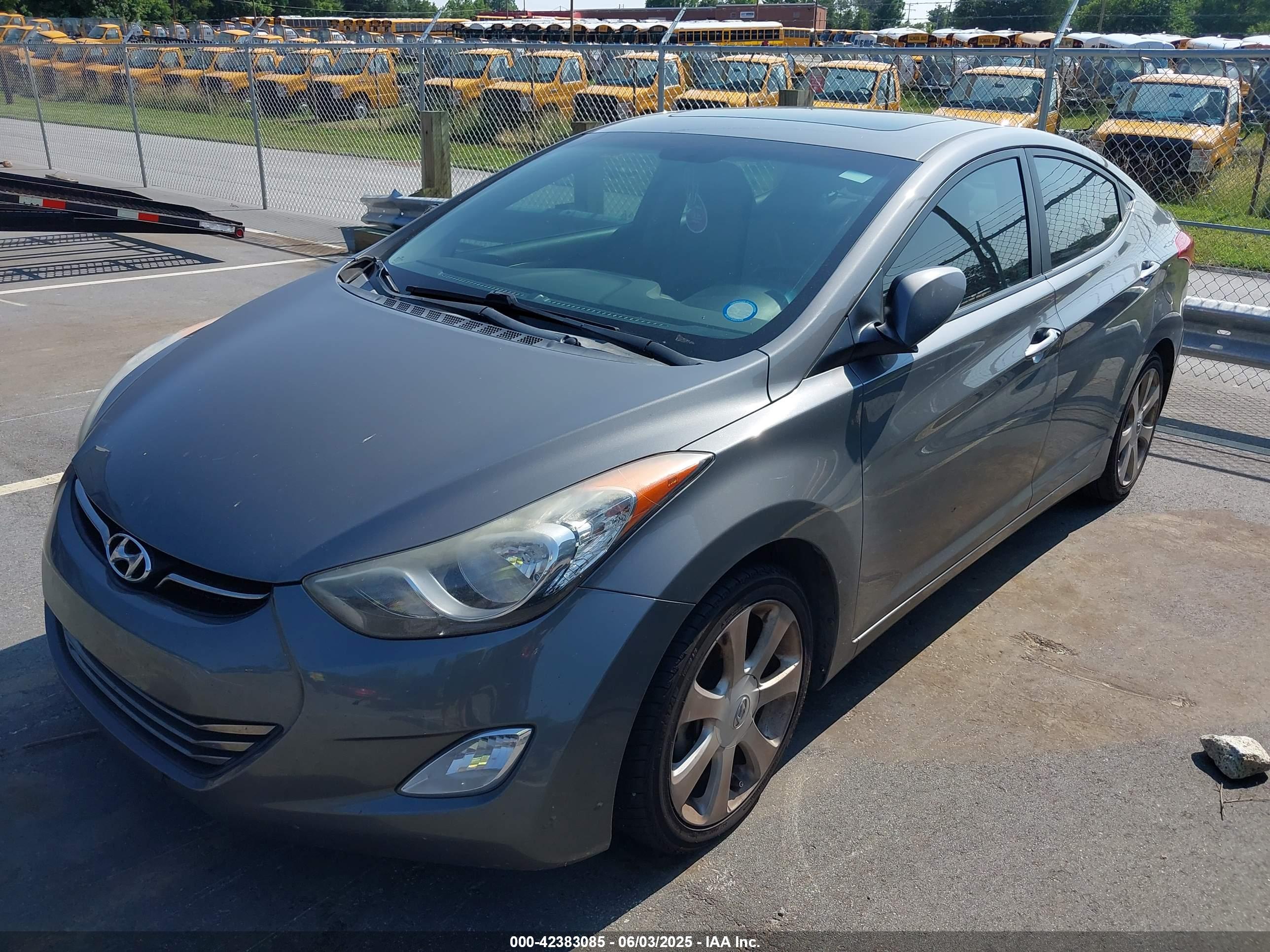 HYUNDAI ELANTRA image 6