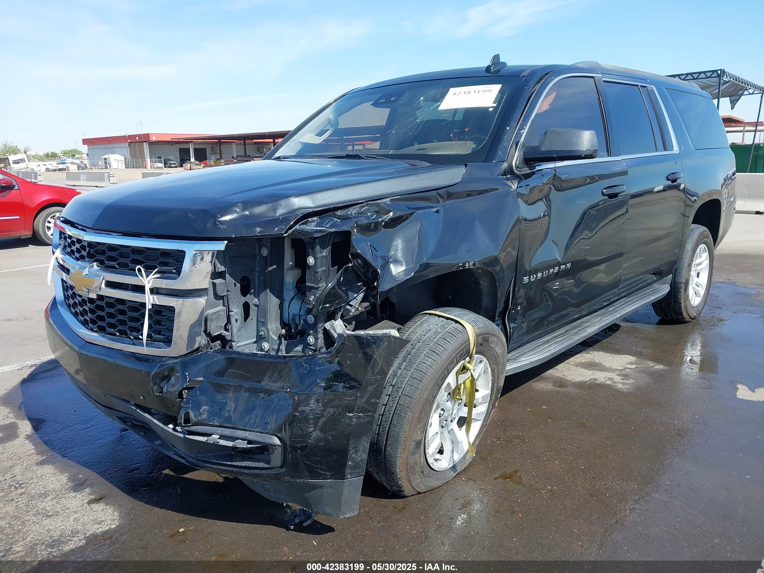 CHEVROLET SUBURBAN image 2