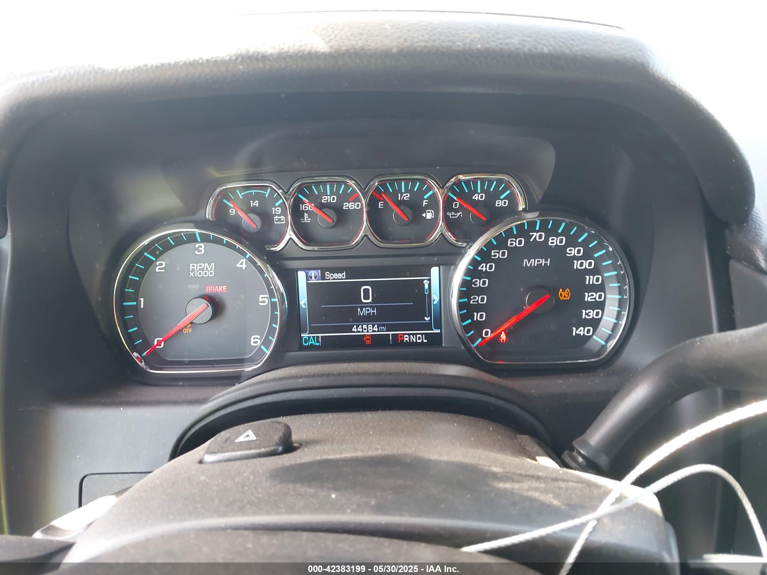 CHEVROLET SUBURBAN image 7