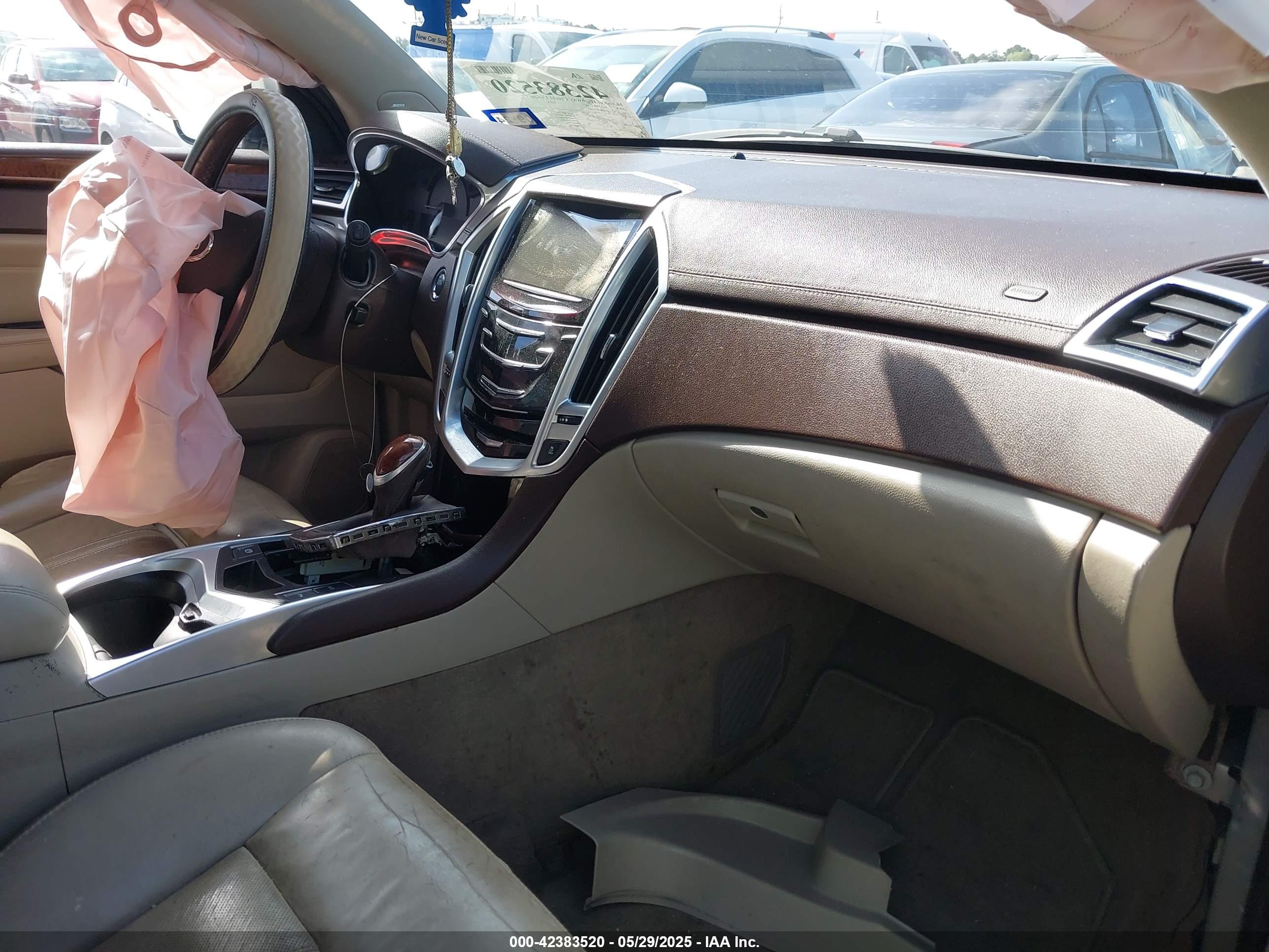 CADILLAC SRX image 5