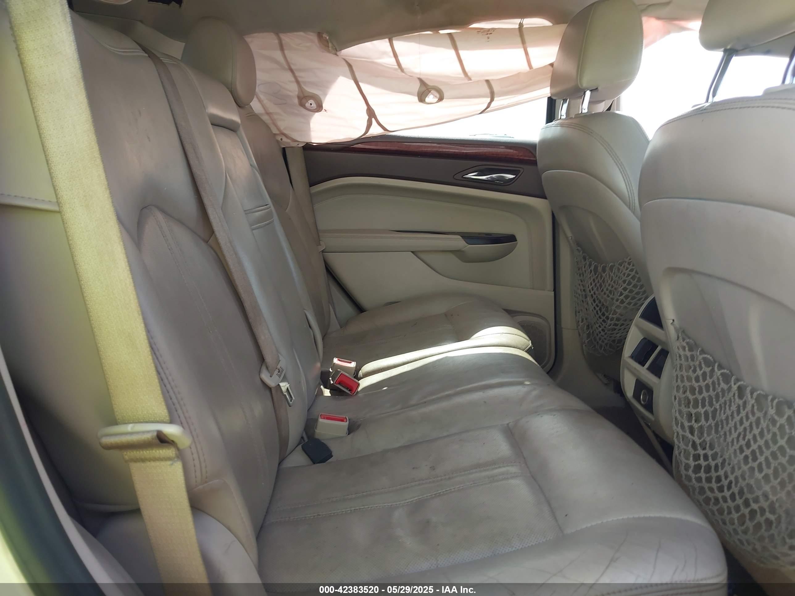 CADILLAC SRX image 8