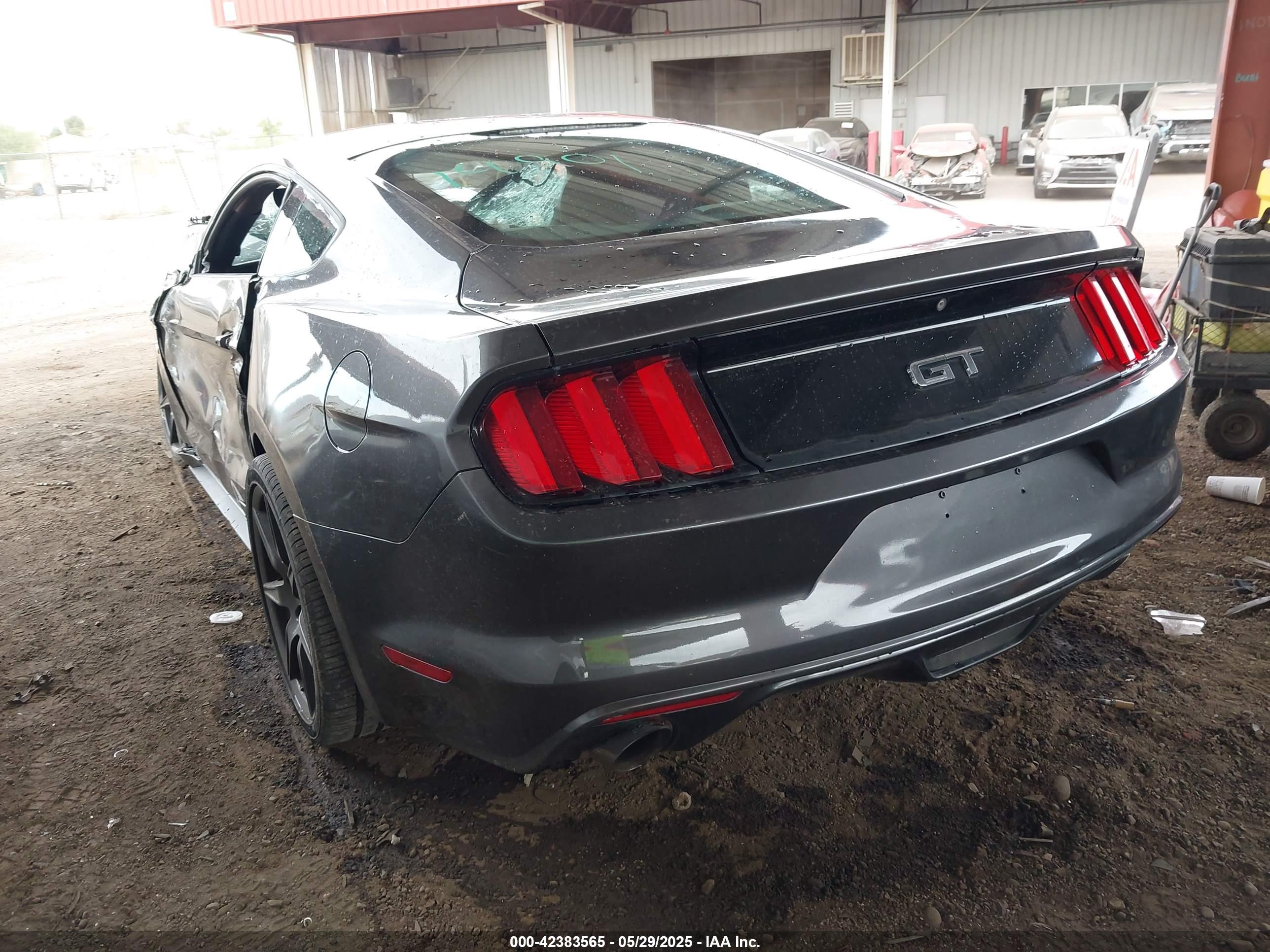 FORD MUSTANG image 3