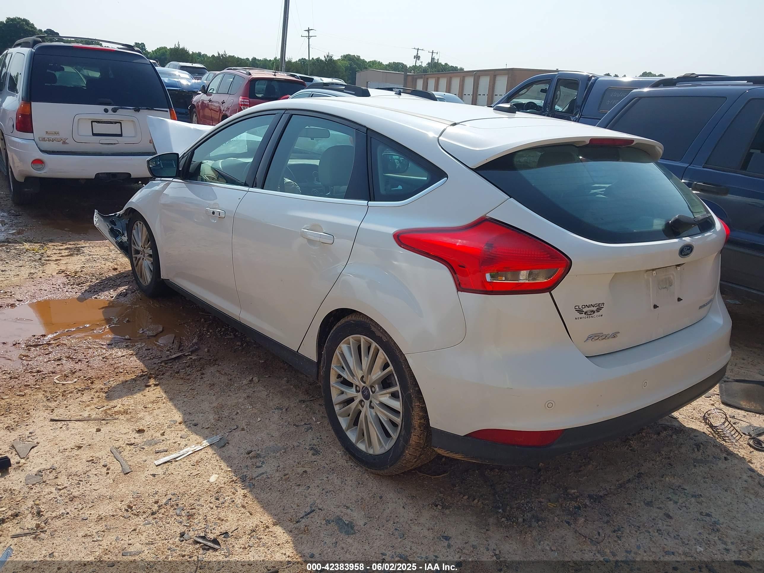 FORD FOCUS image 3