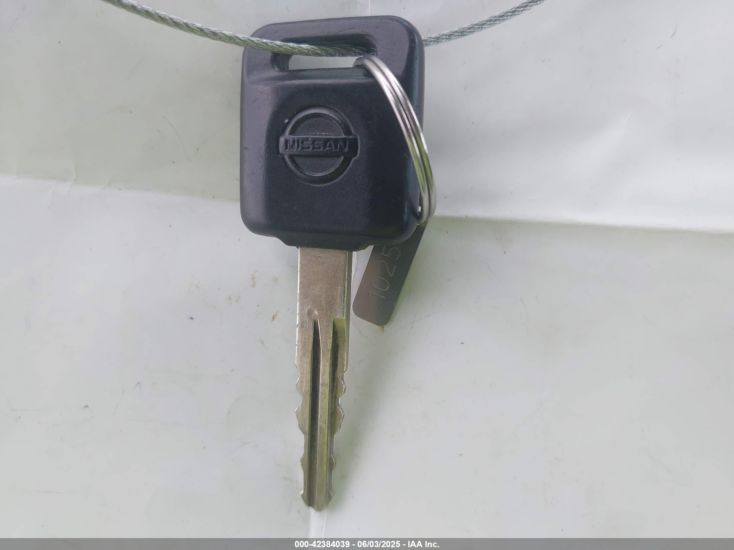 NISSAN VERSA image 11
