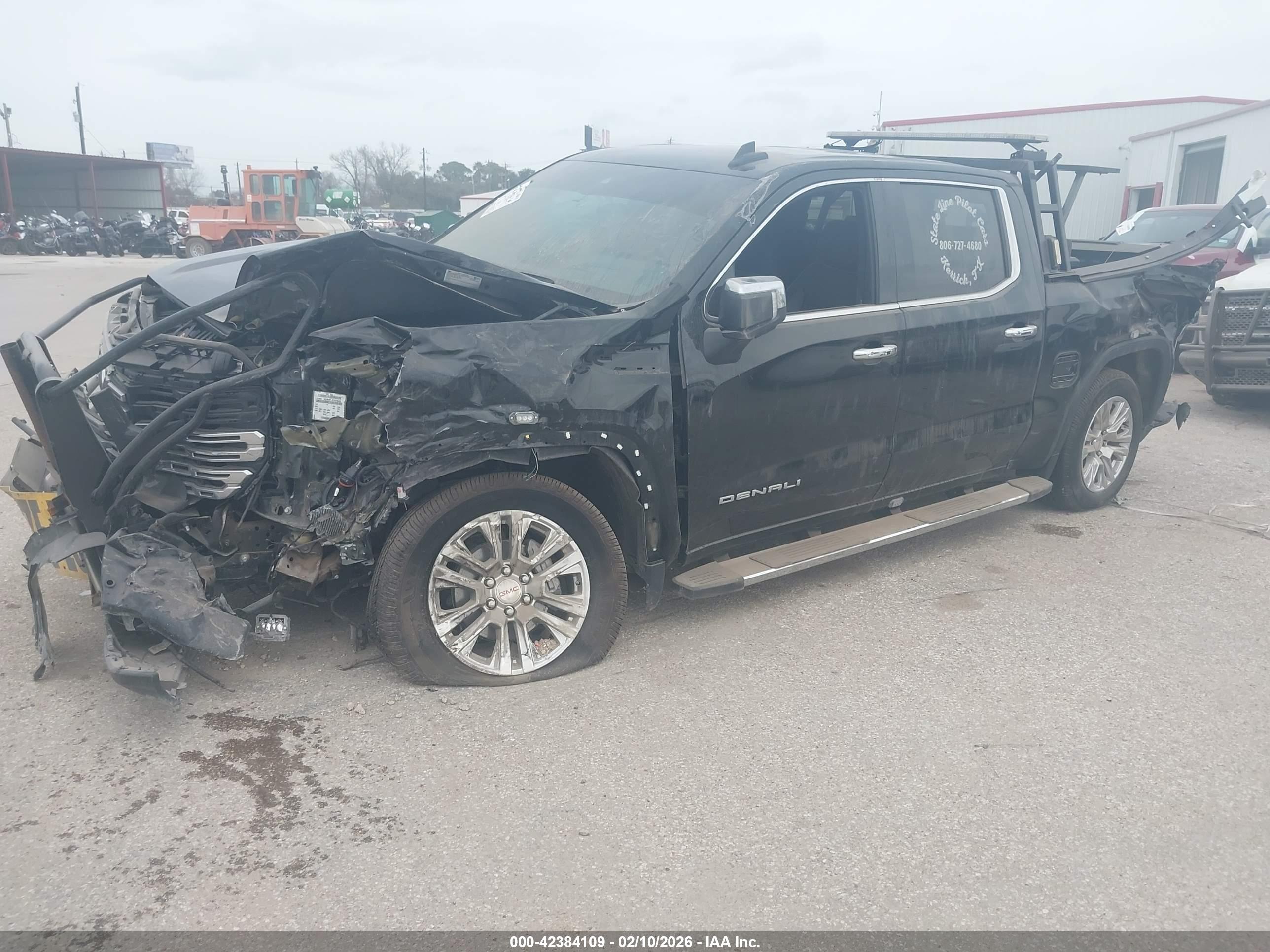 GMC SIERRA image 2