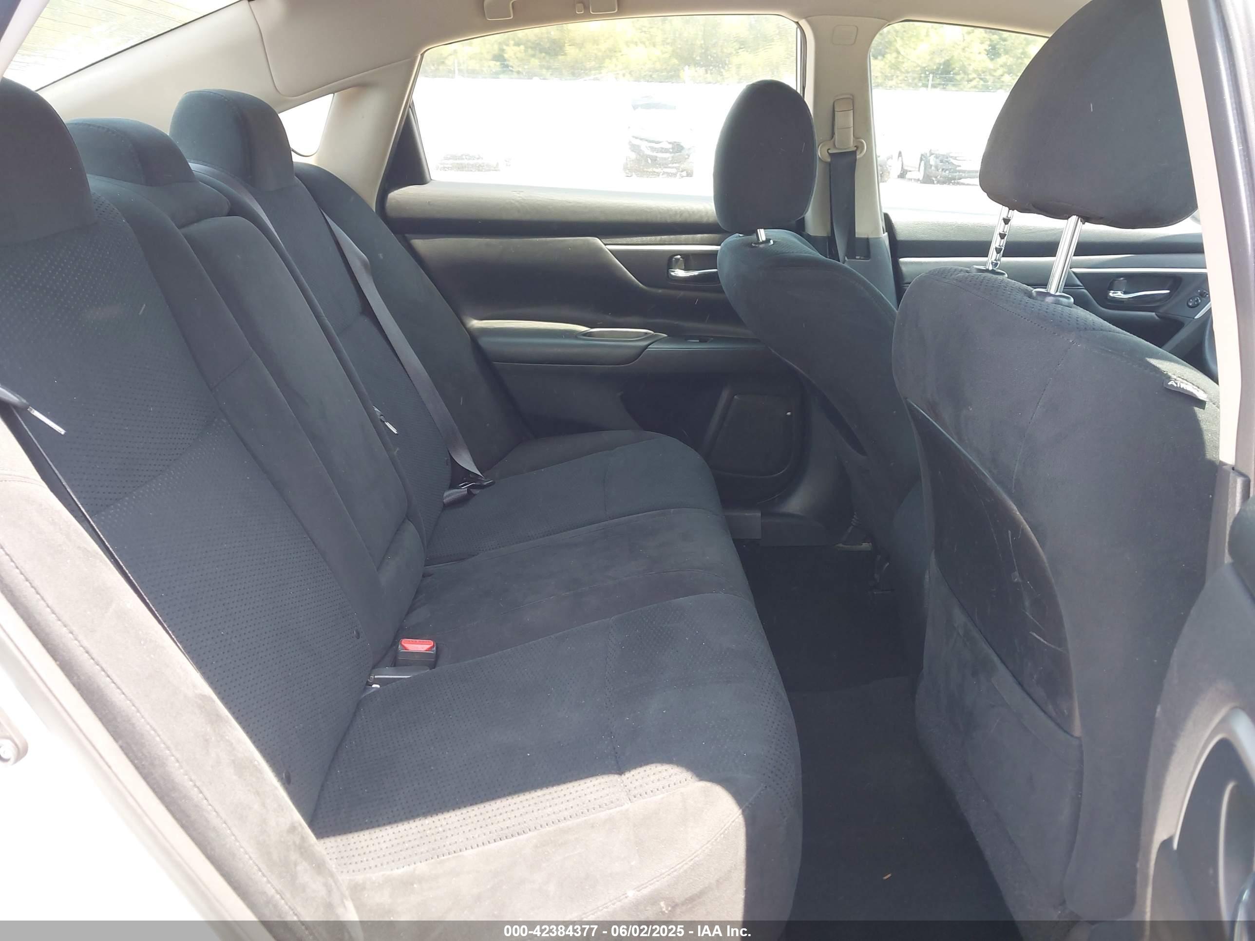 NISSAN ALTIMA image 8