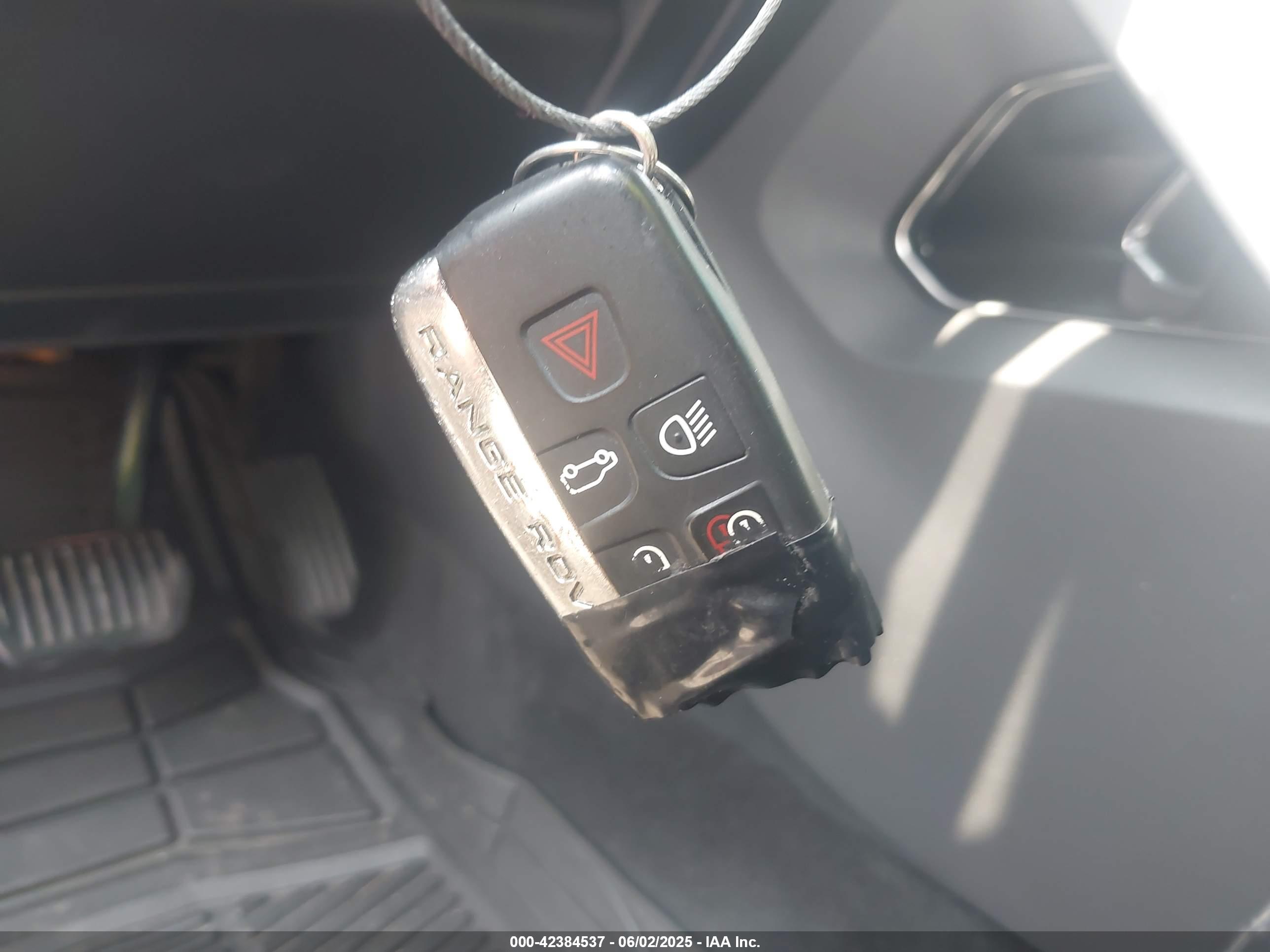 LAND ROVER image 11