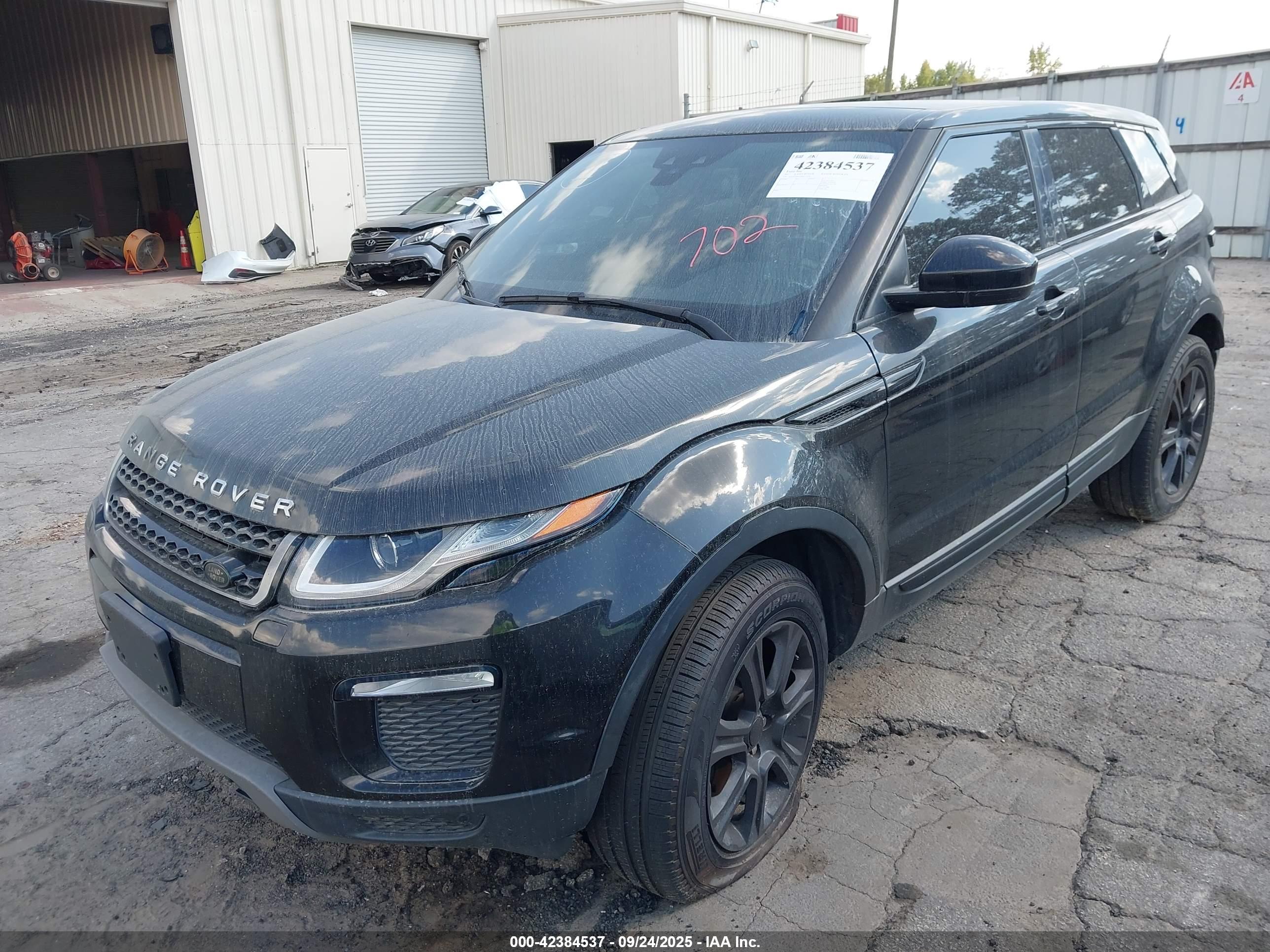 LAND ROVER image 2