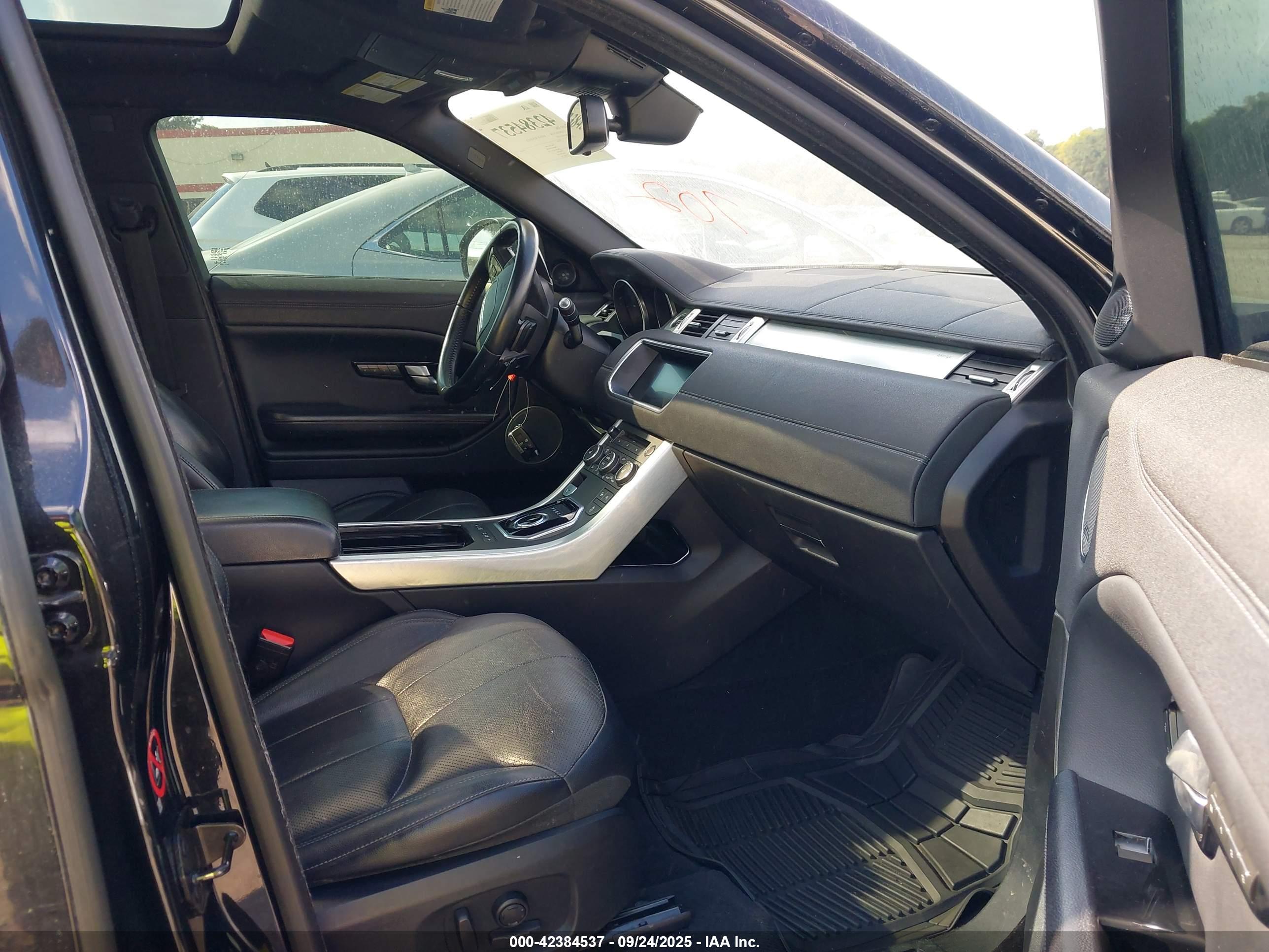 LAND ROVER image 5