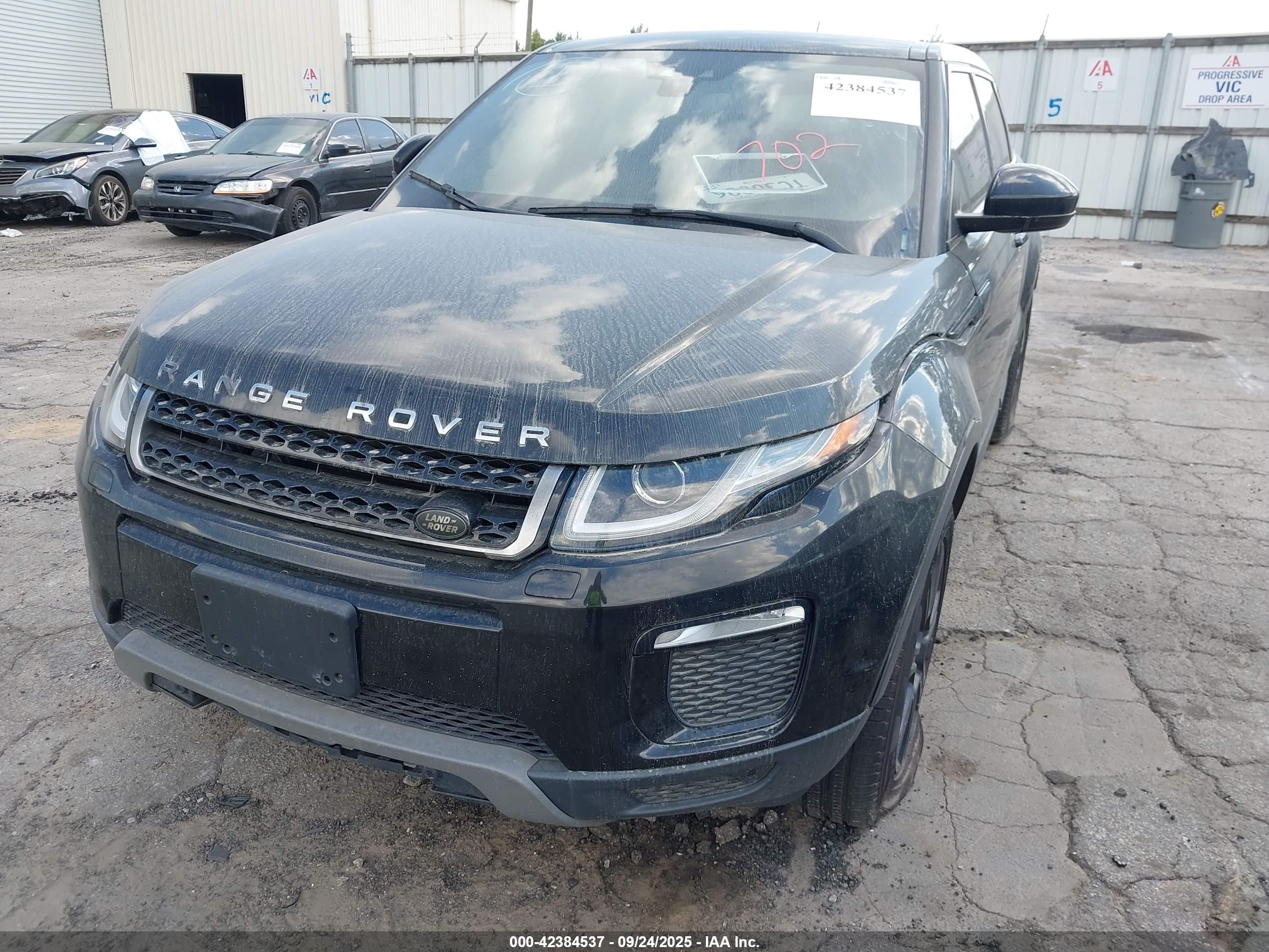 LAND ROVER image 6