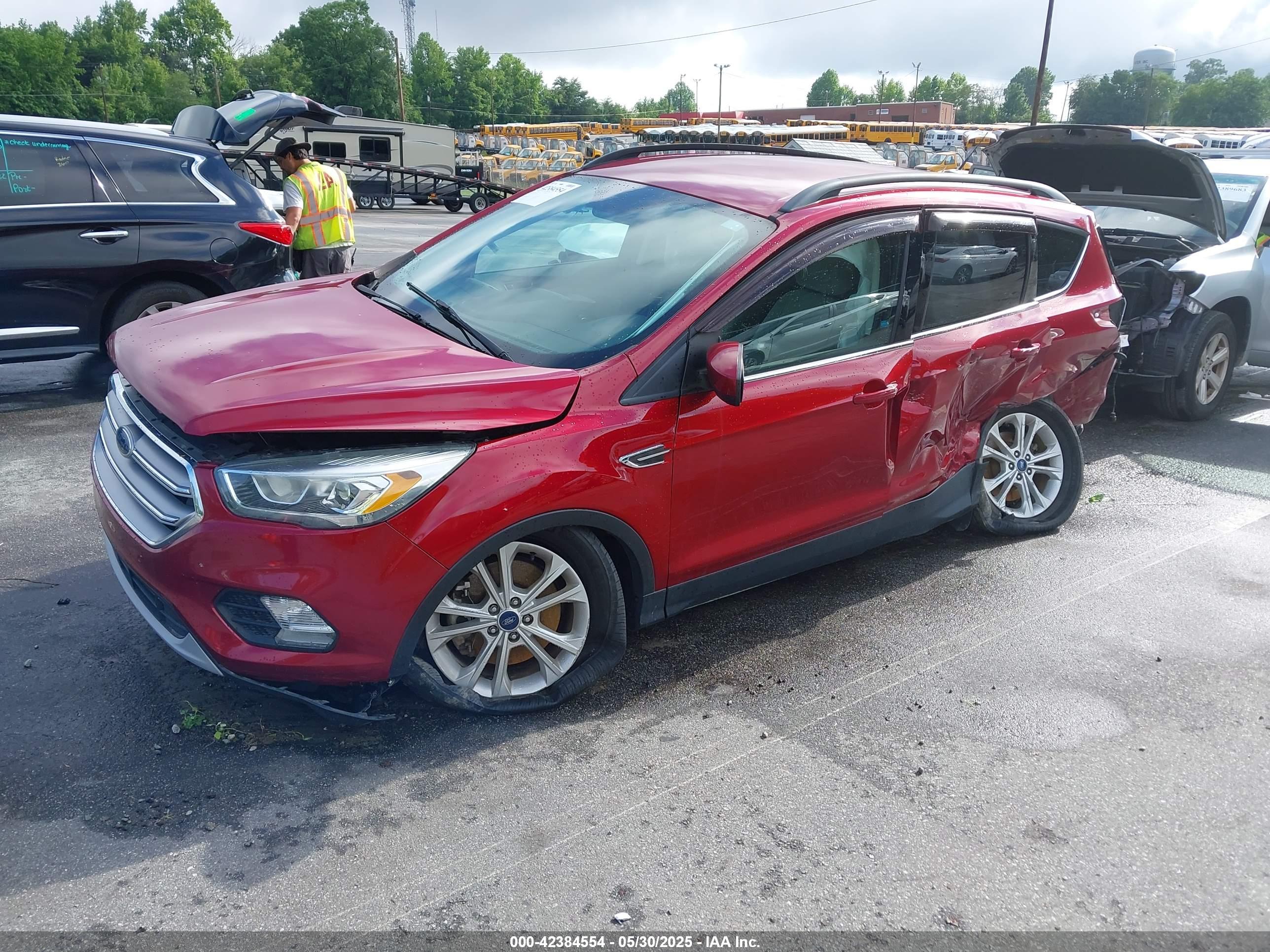 FORD ESCAPE image 2