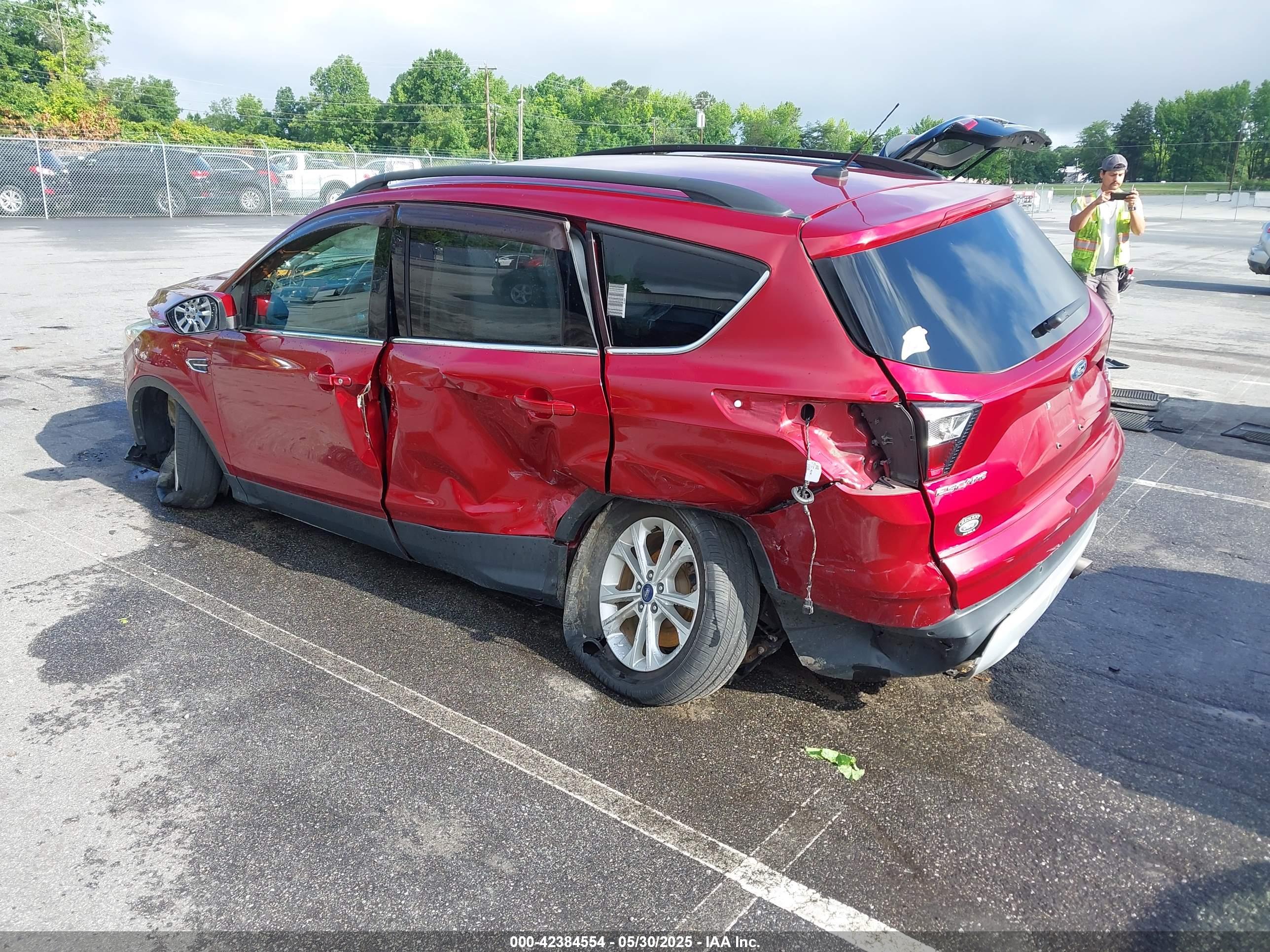 FORD ESCAPE image 3
