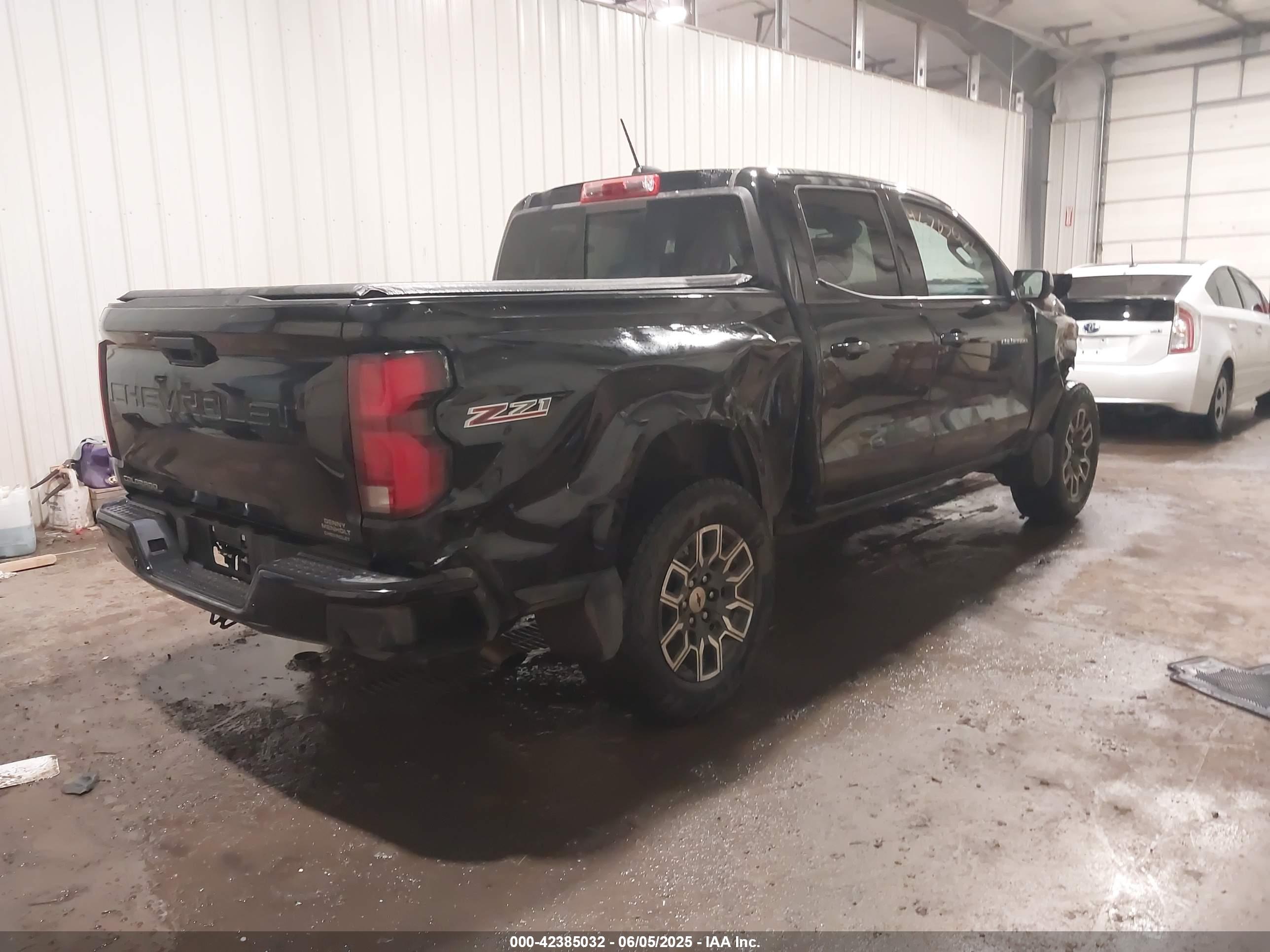 CHEVROLET COLORADO image 4